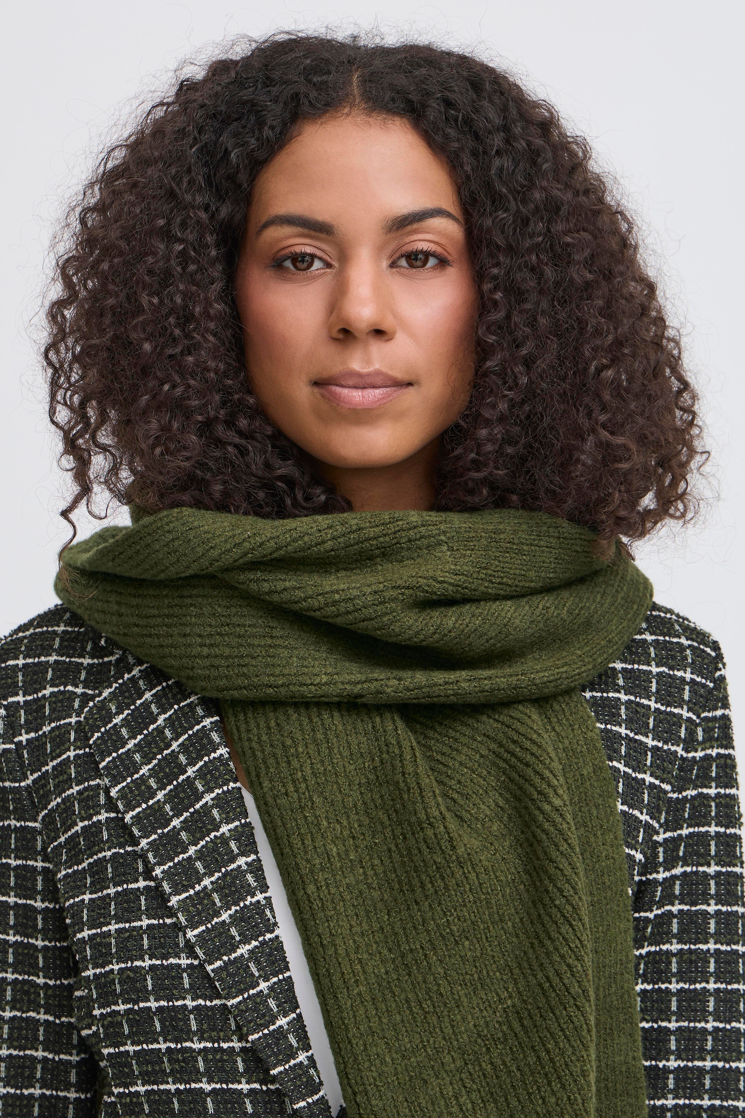 IAIVO Skjerf LOOKBOOK DETAIL 20112670-190419