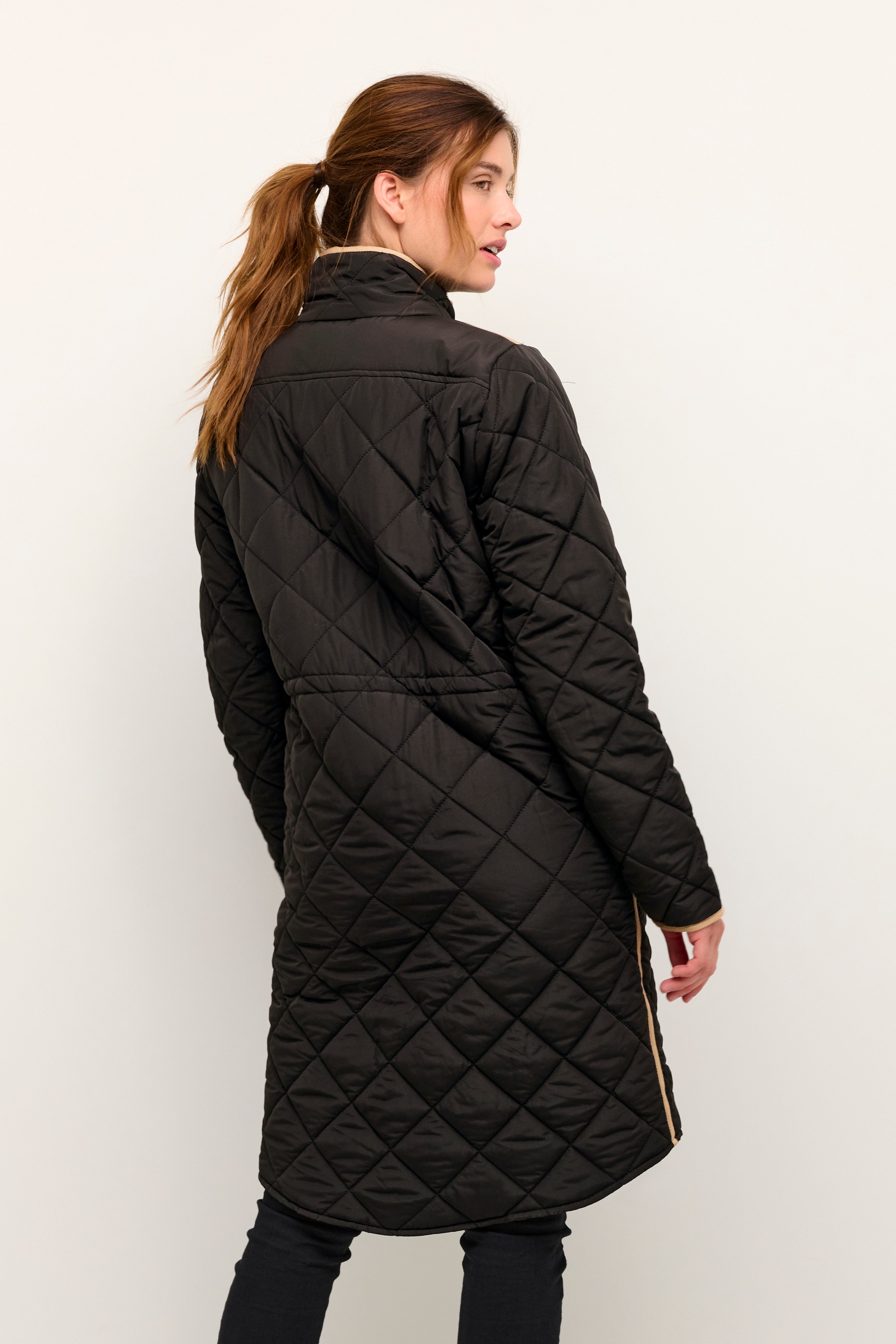 BPalya Ytterplagg LOOKBOOK BACK 10590314-100121