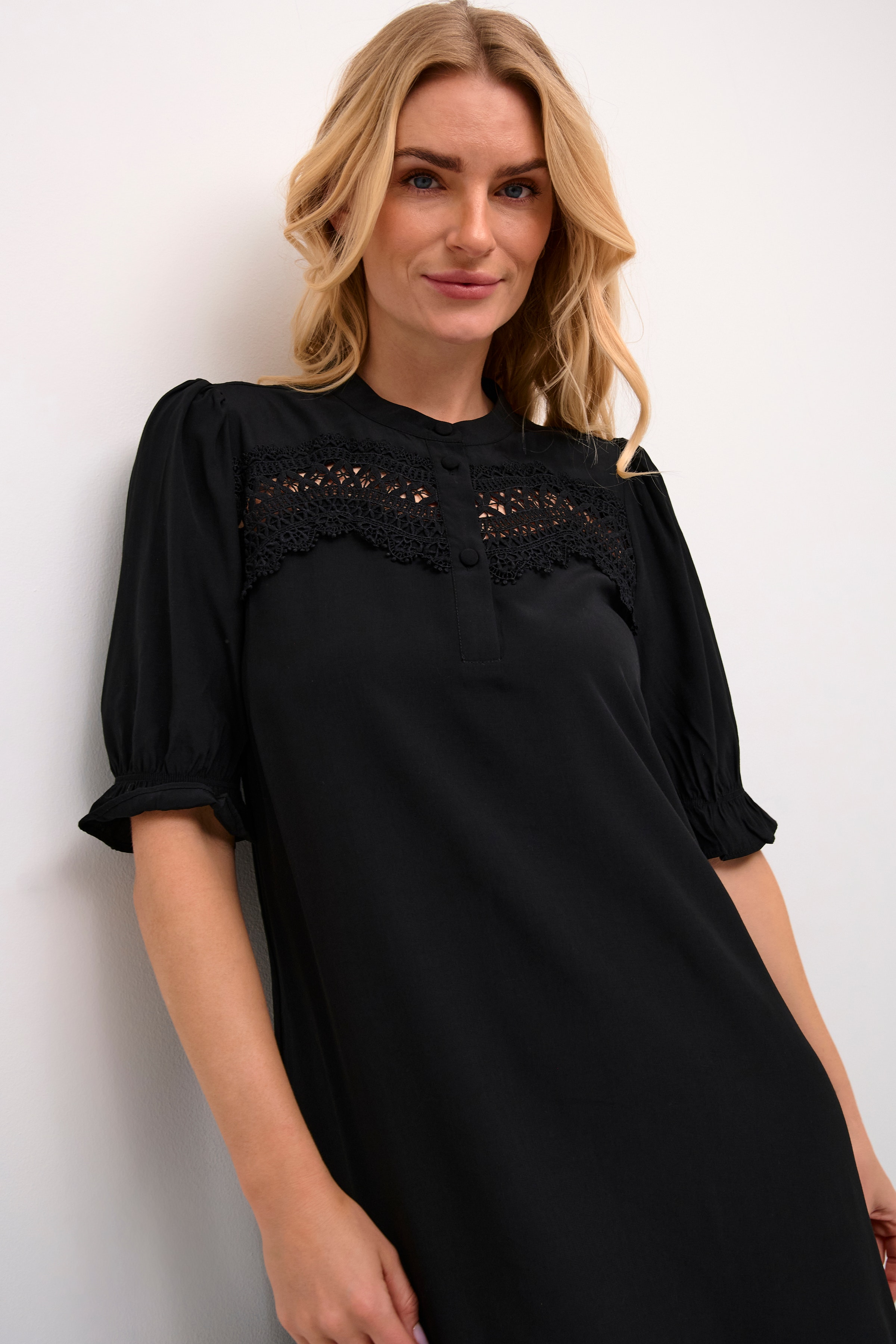 CUtiffany Klänning LOOKBOOK DETAIL 50111339-500012