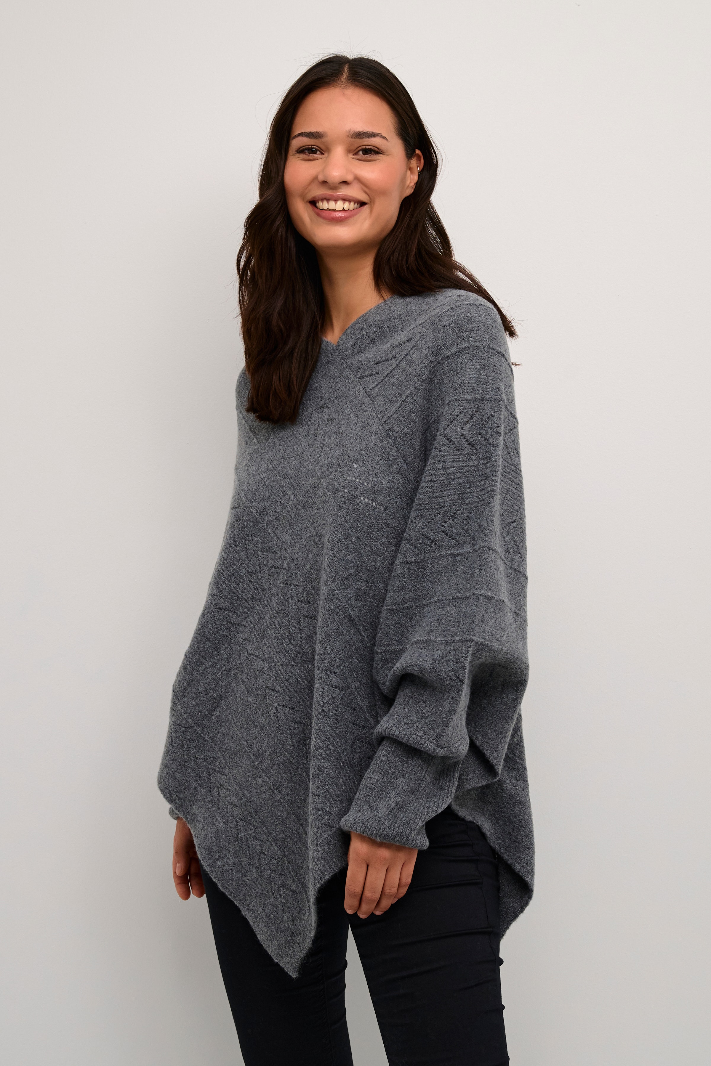 CRHoliday Poncho LOOKBOOK FRONT 10610828-1902011