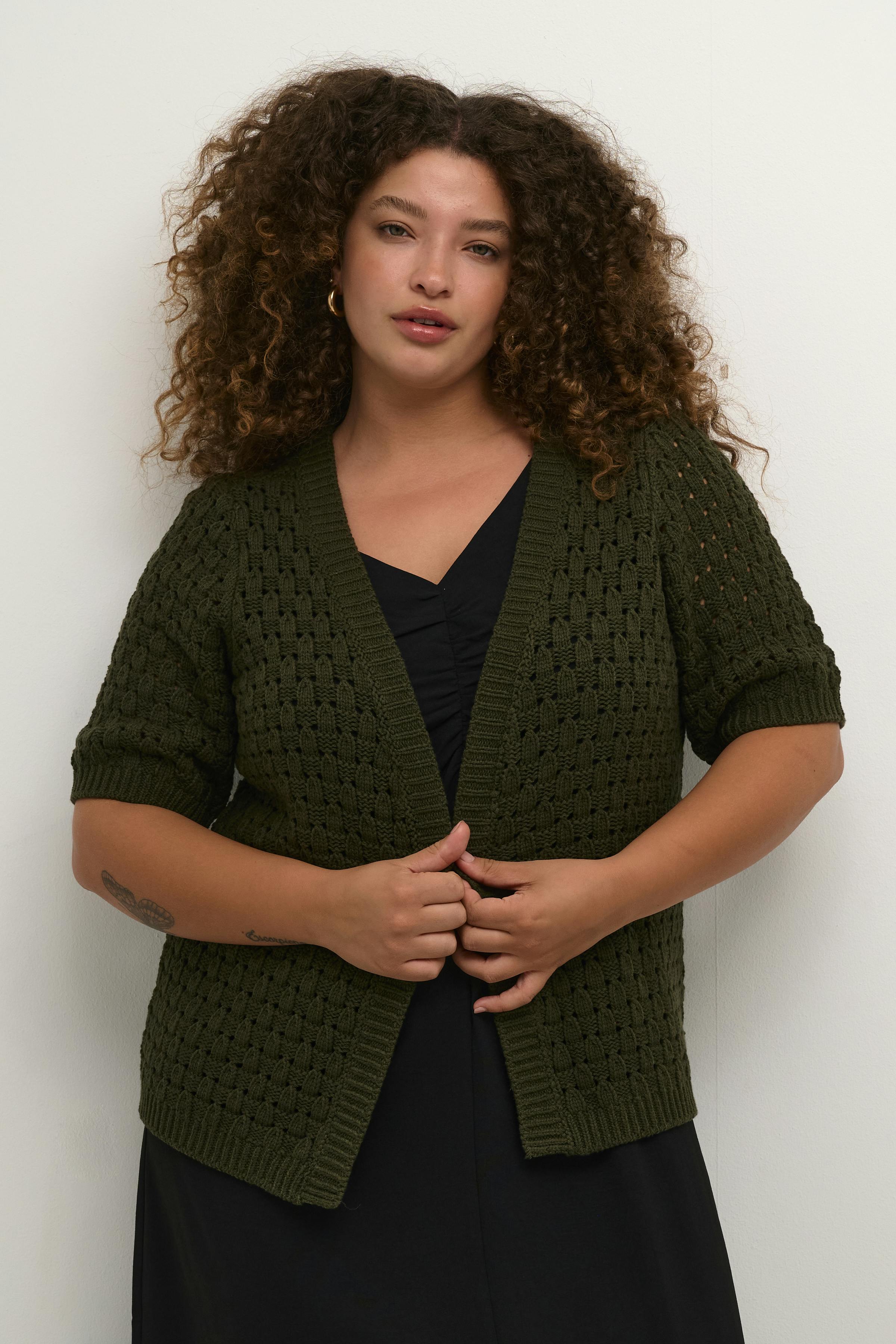 KCsena Cardigan LOOKBOOK FRONT 10582281-190414