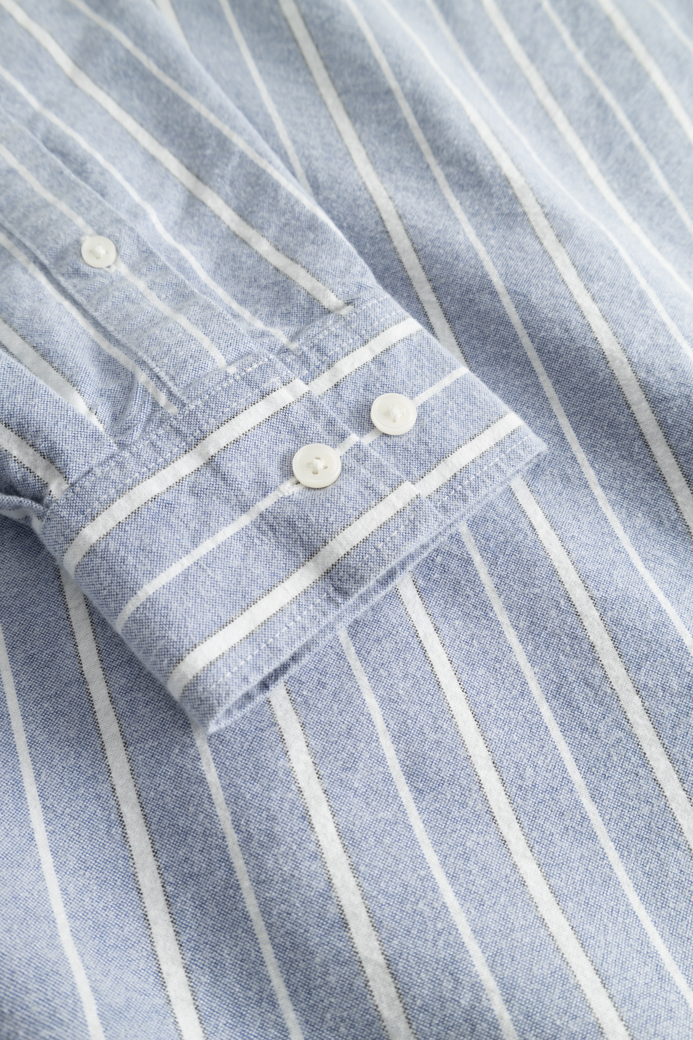 WWAdrian Shirt PACK DETAIL 30251760-304403