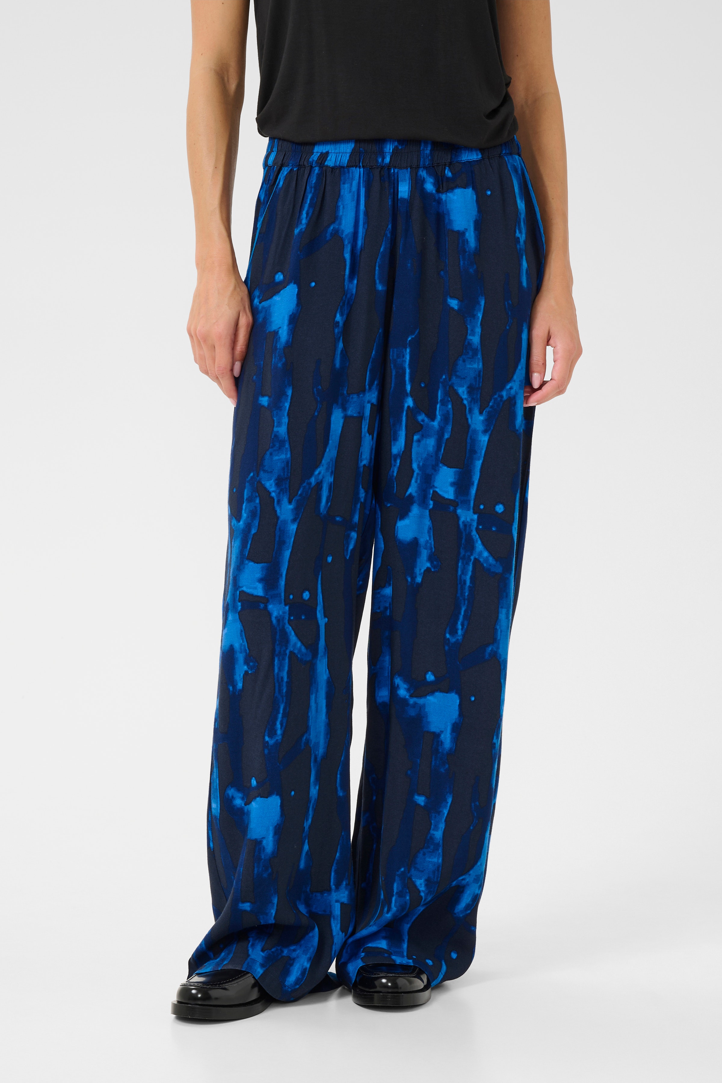 CUashley Hose LOOKBOOK FRONT 50112048-107958