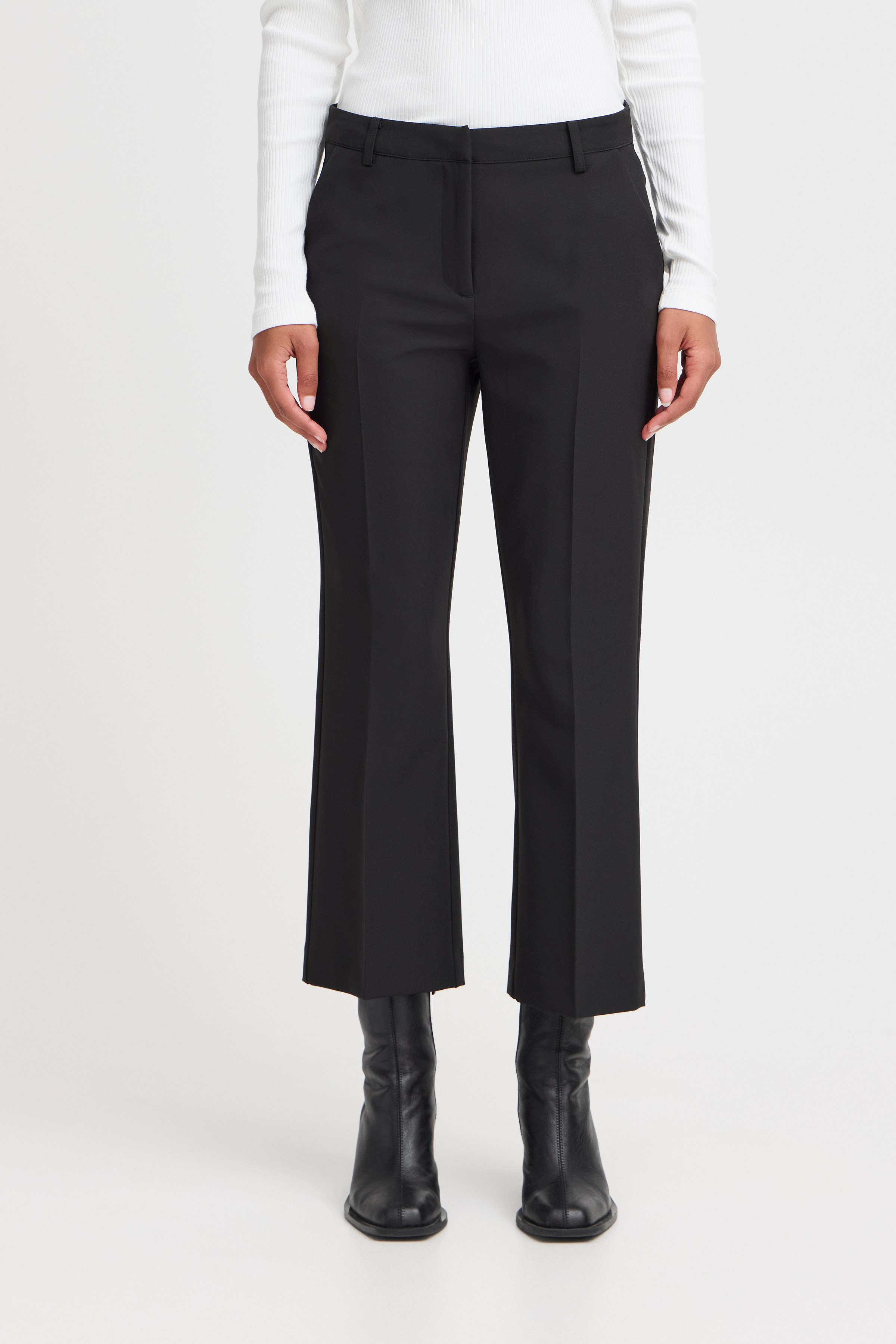 LEXI CROPPED BUKSE LOOKBOOK FRONT 20111214-10011