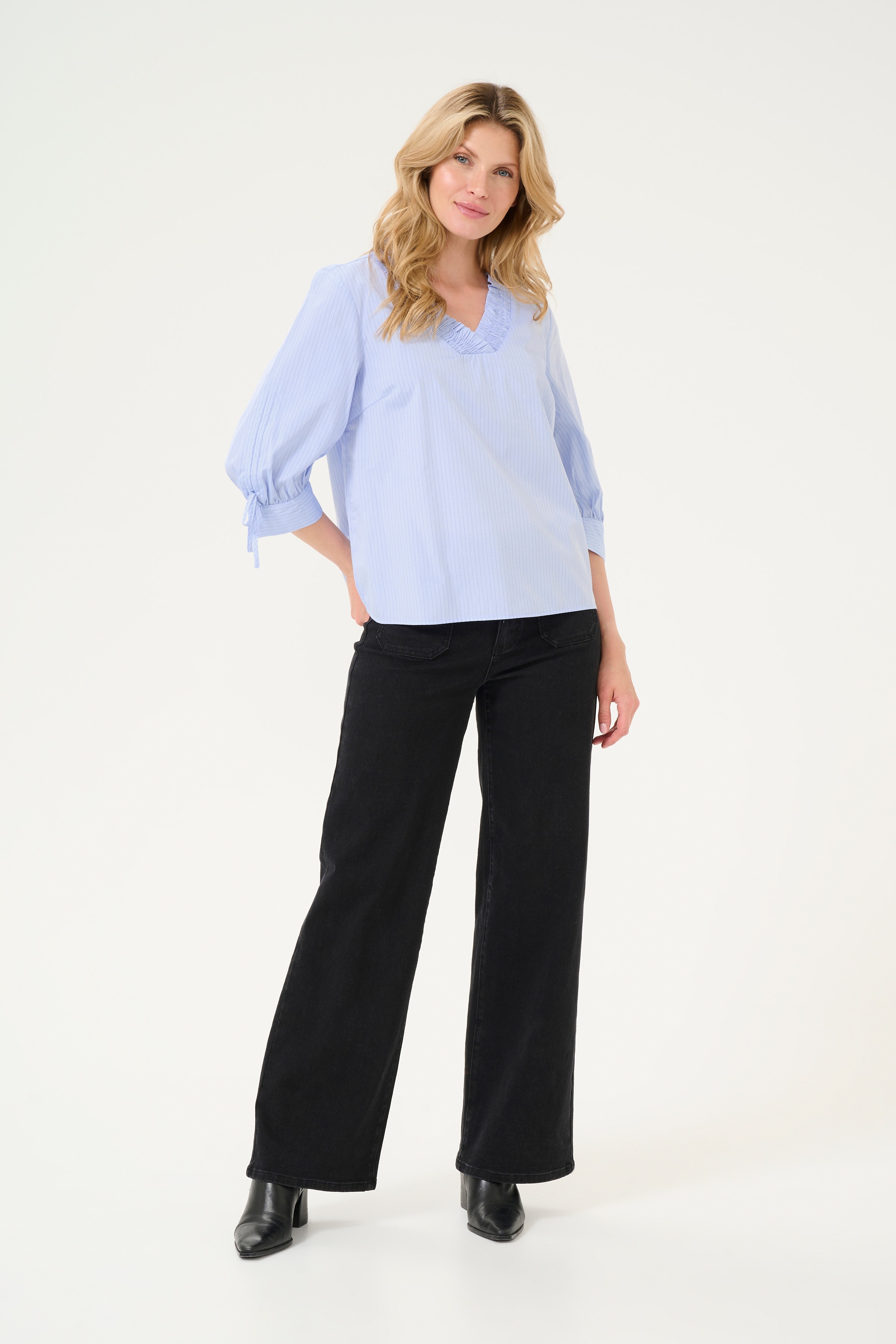 KAtara Bluse LOOKBOOK FRONT 10552367-107267