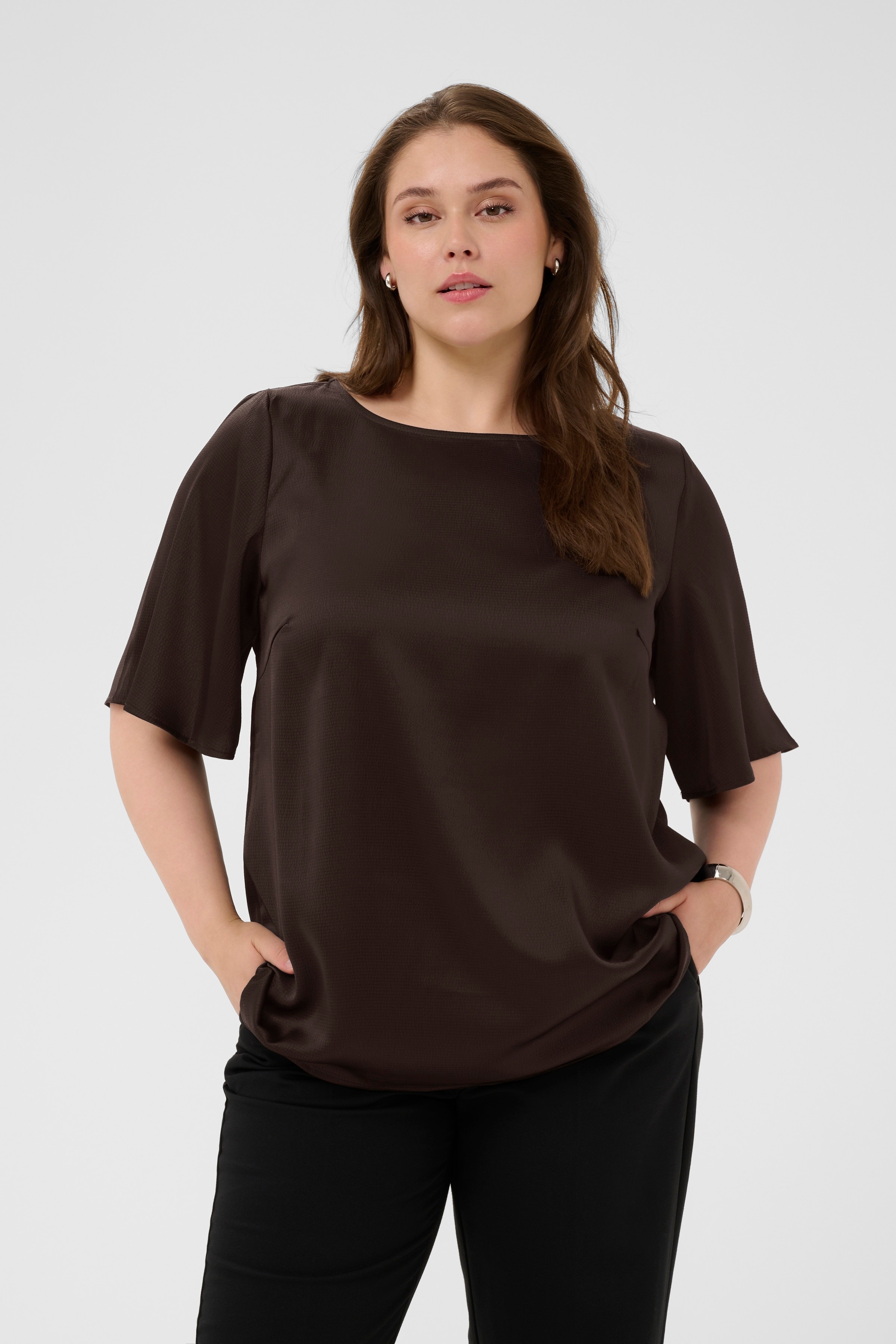 KCdina Blouse LOOKBOOK FRONT 10583873-191111