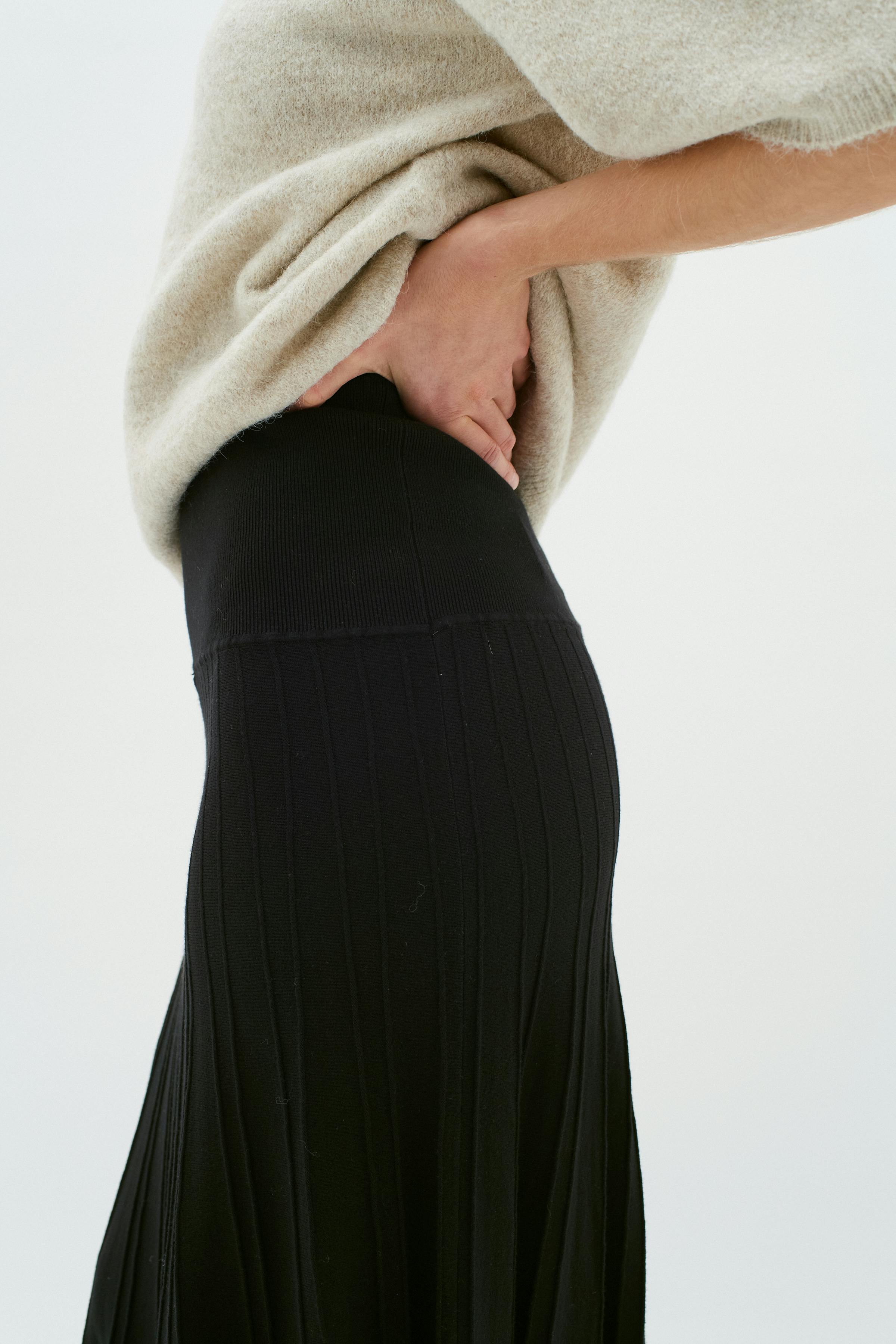 MiriosIW Plisse Skirt LOOKBOOK DETAIL 30109145-194008