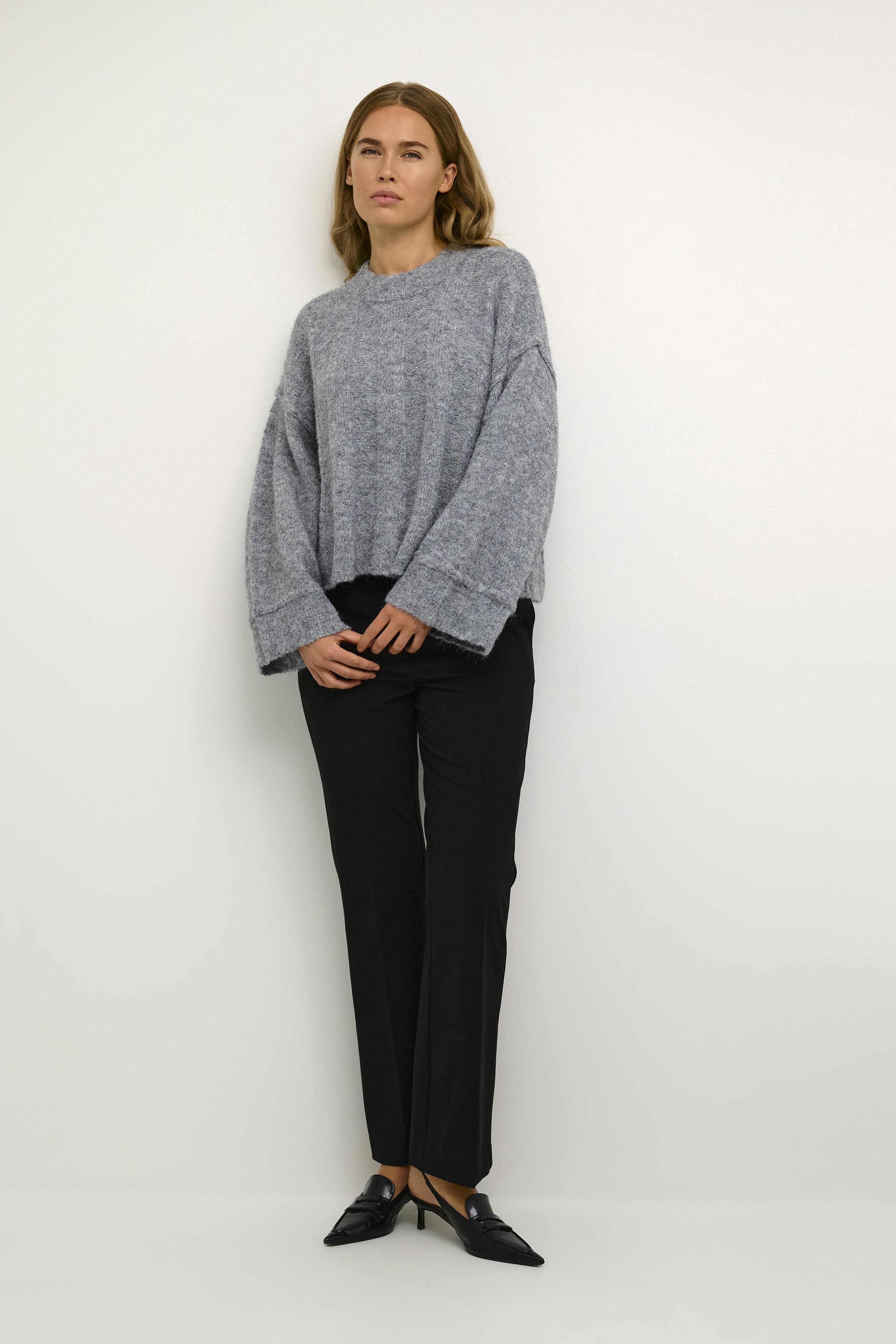 LaraKB Pullover LOOKBOOK FRONT 10104815-103702