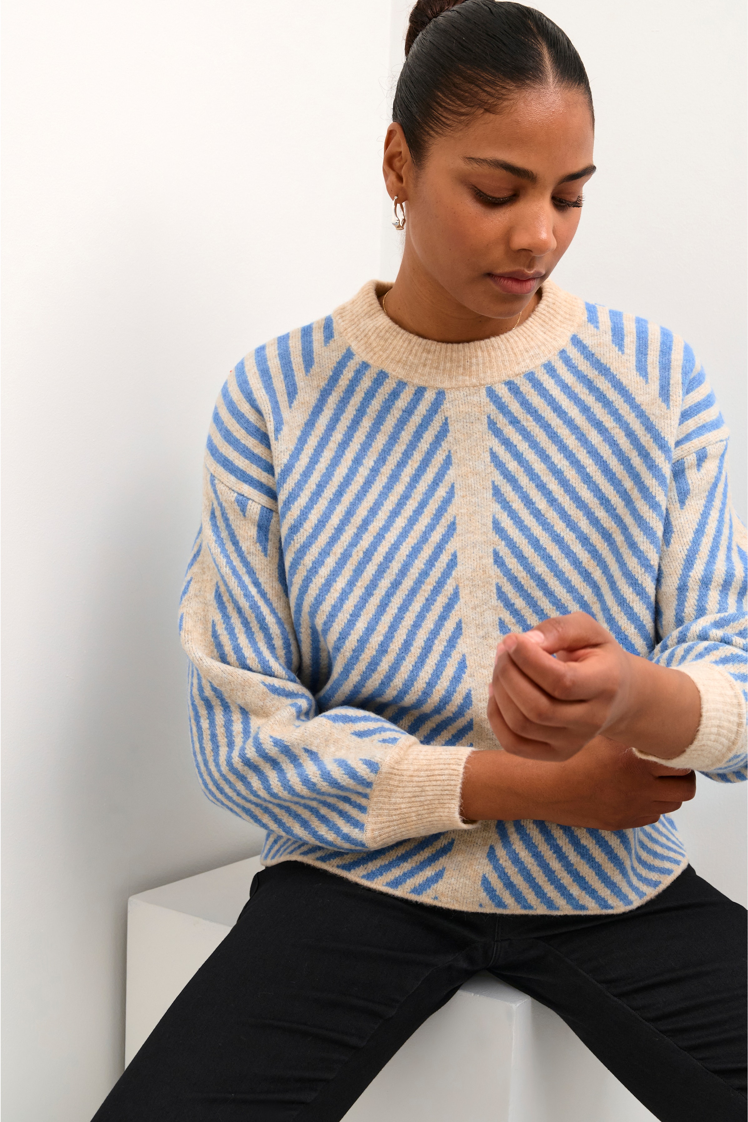 KAvera Pullover LOOKBOOK DETAIL 10507817-104928