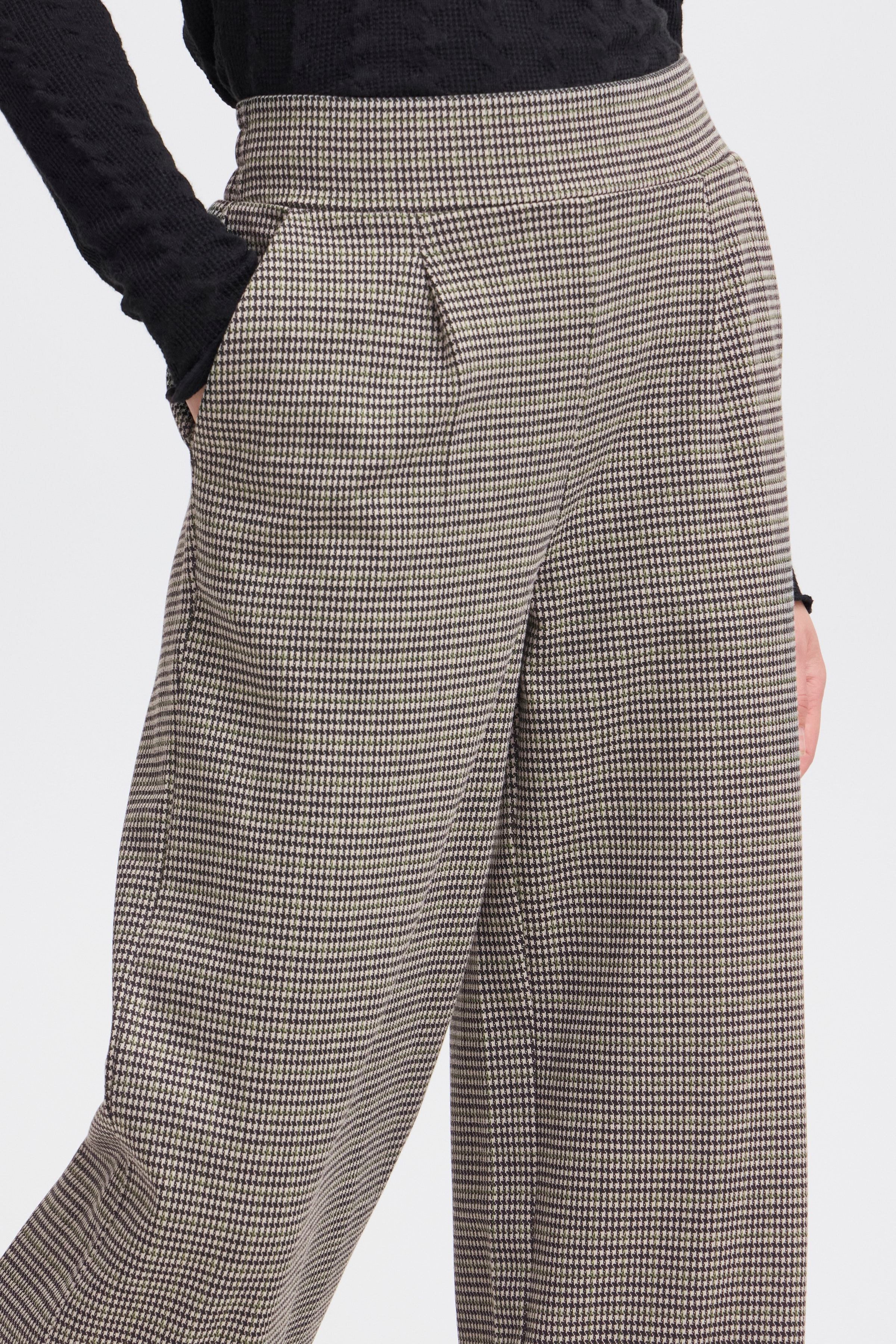 BYROWAN Trousers LOOKBOOK DETAIL 20815702-200453