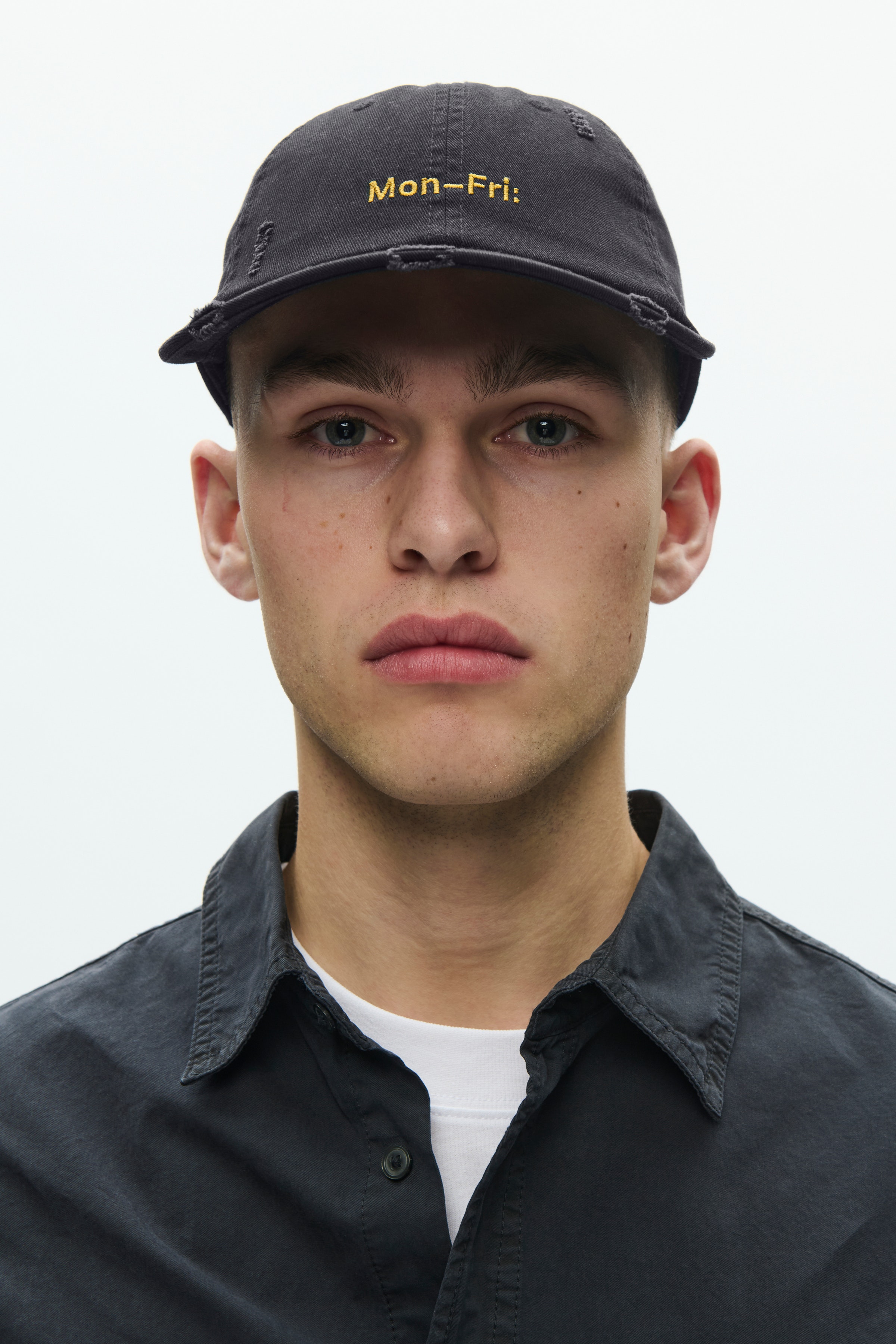 WWMon-fri Kasket LOCATION NONE 30251858-303700