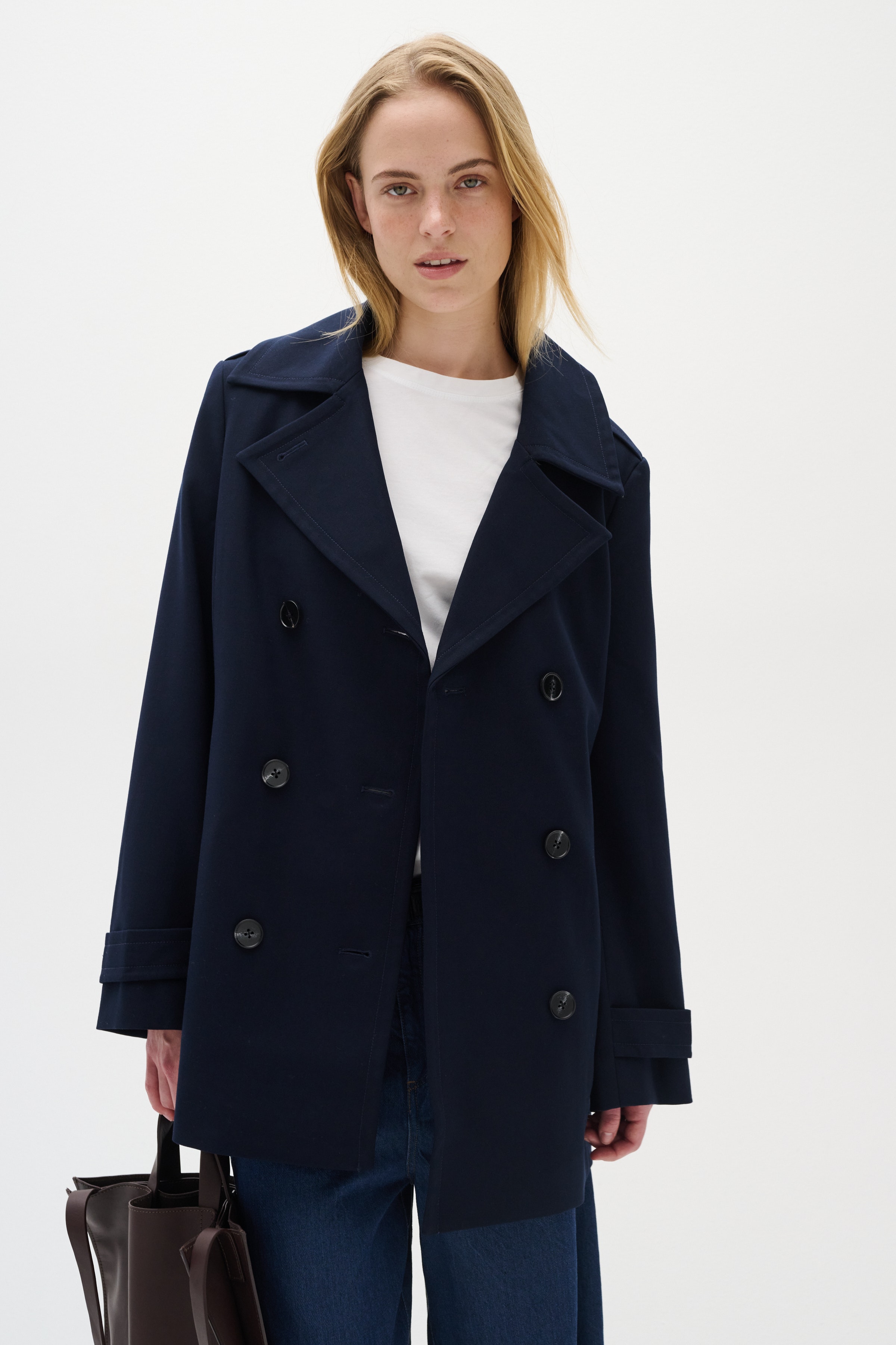 UlrykaIW Mantel LOOKBOOK FRONT 30110019-300005