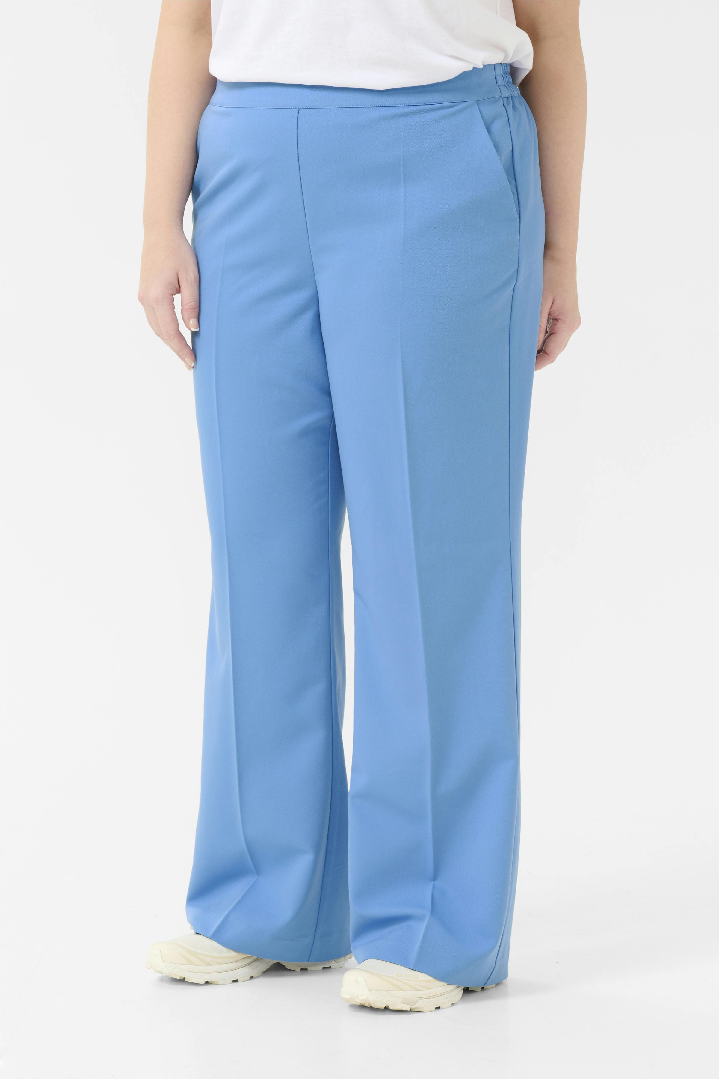 KCsakira Flared Trousers LOOKBOOK FRONT 10582588-183936