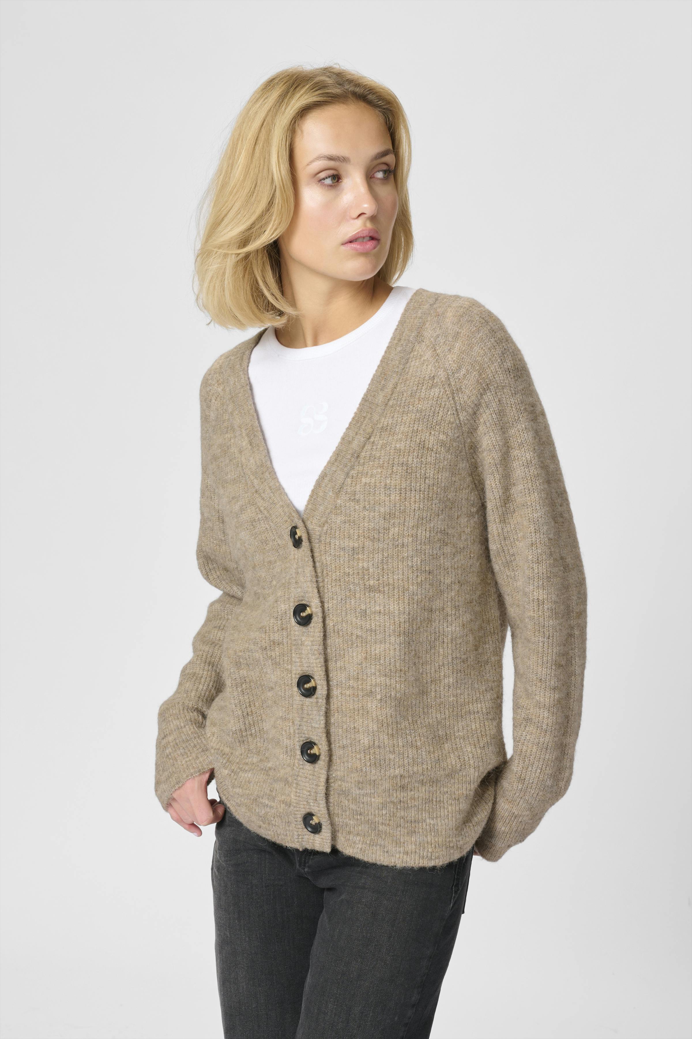 04 Cardigan LOOKBOOK FRONT 10703604-1710091