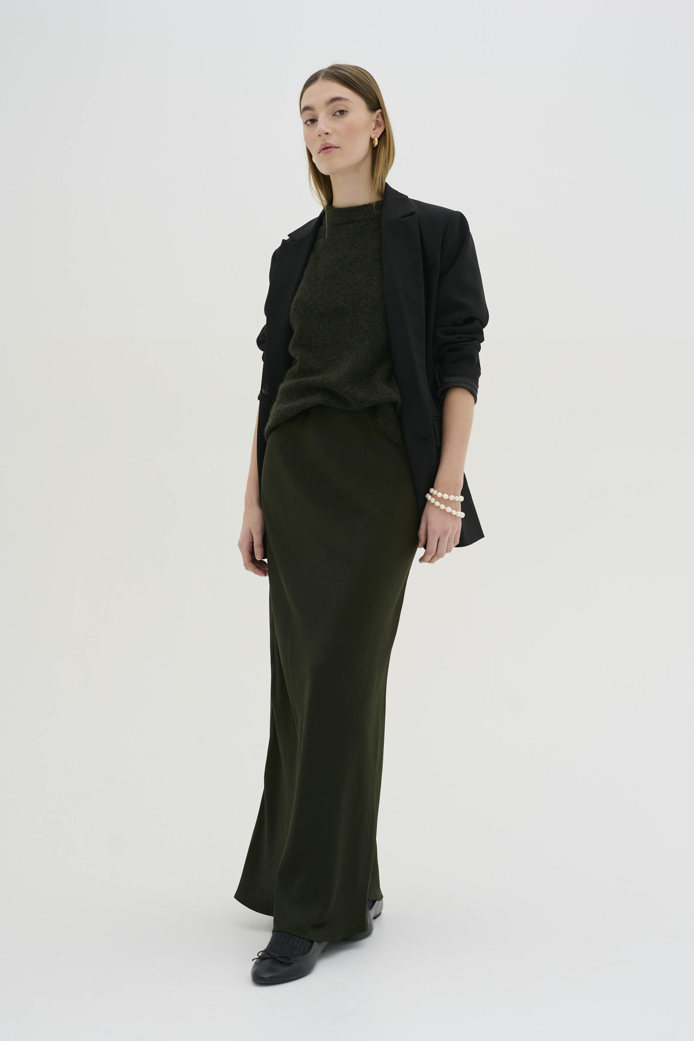 EstelleMW Long Skirt LOOKBOOK FRONT 10704820-190509