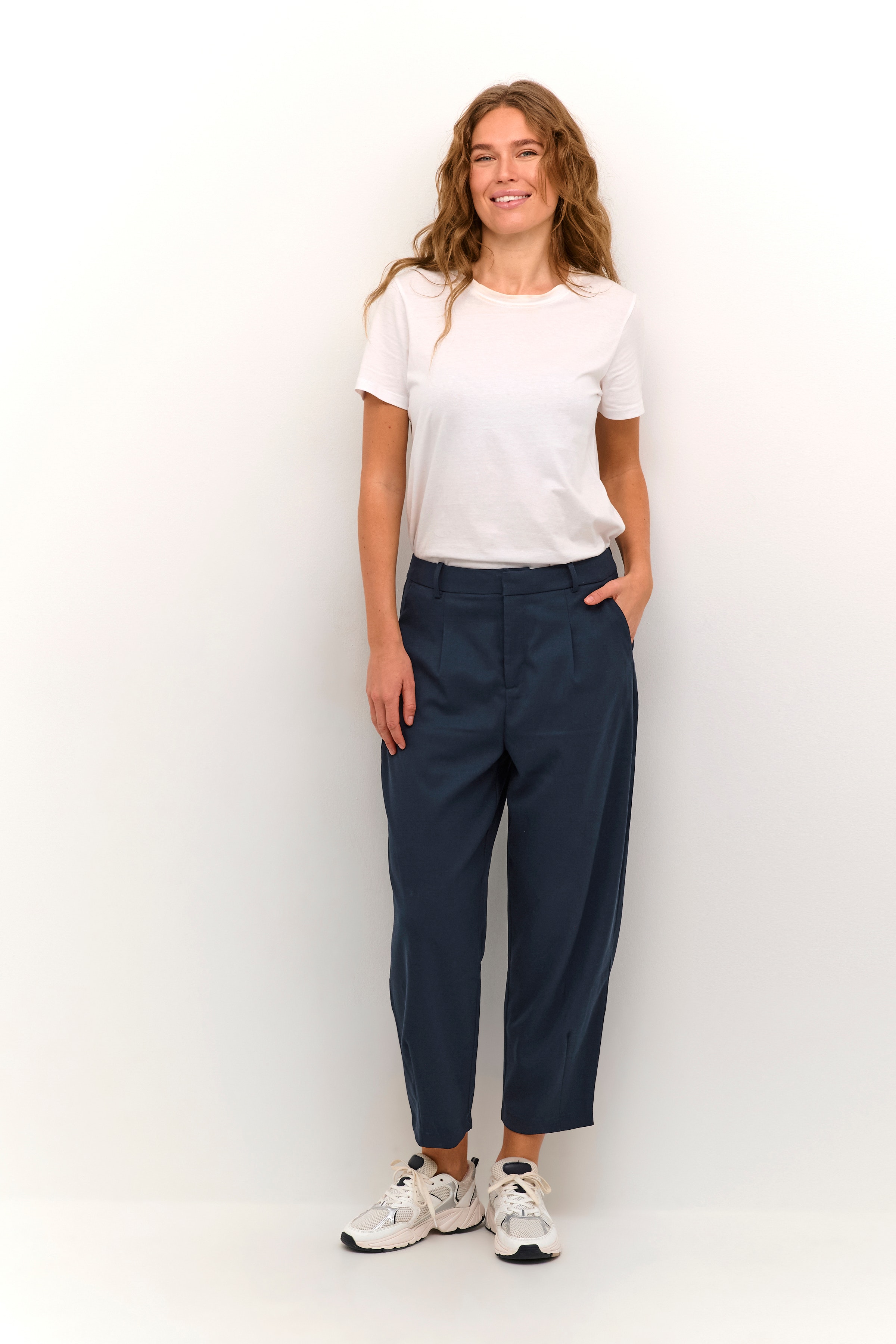 KAmerle Trousers LOOKBOOK FRONT 10504769-194020