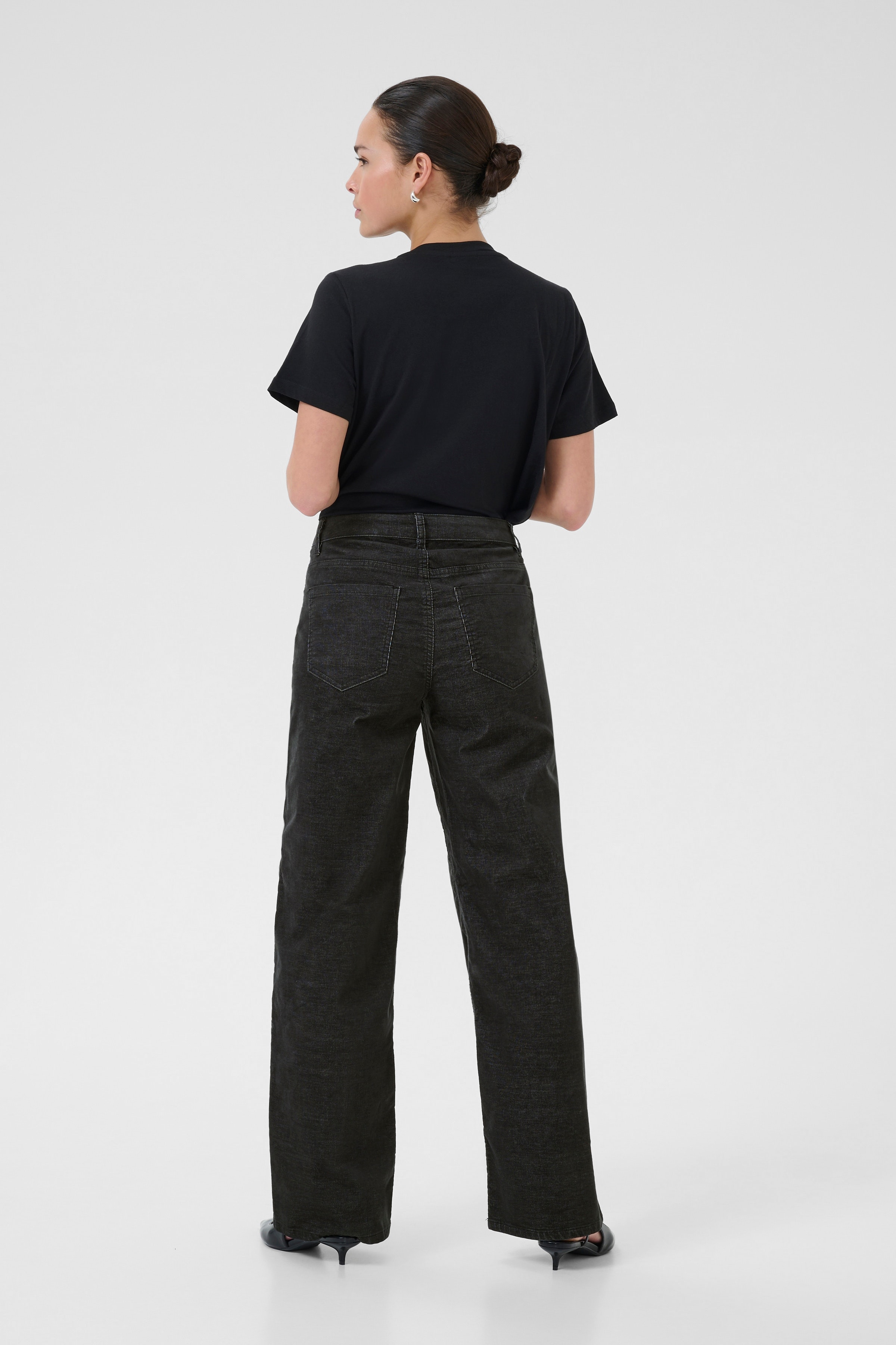 KAmolly Bukser LOOKBOOK BACK 10510587-190205