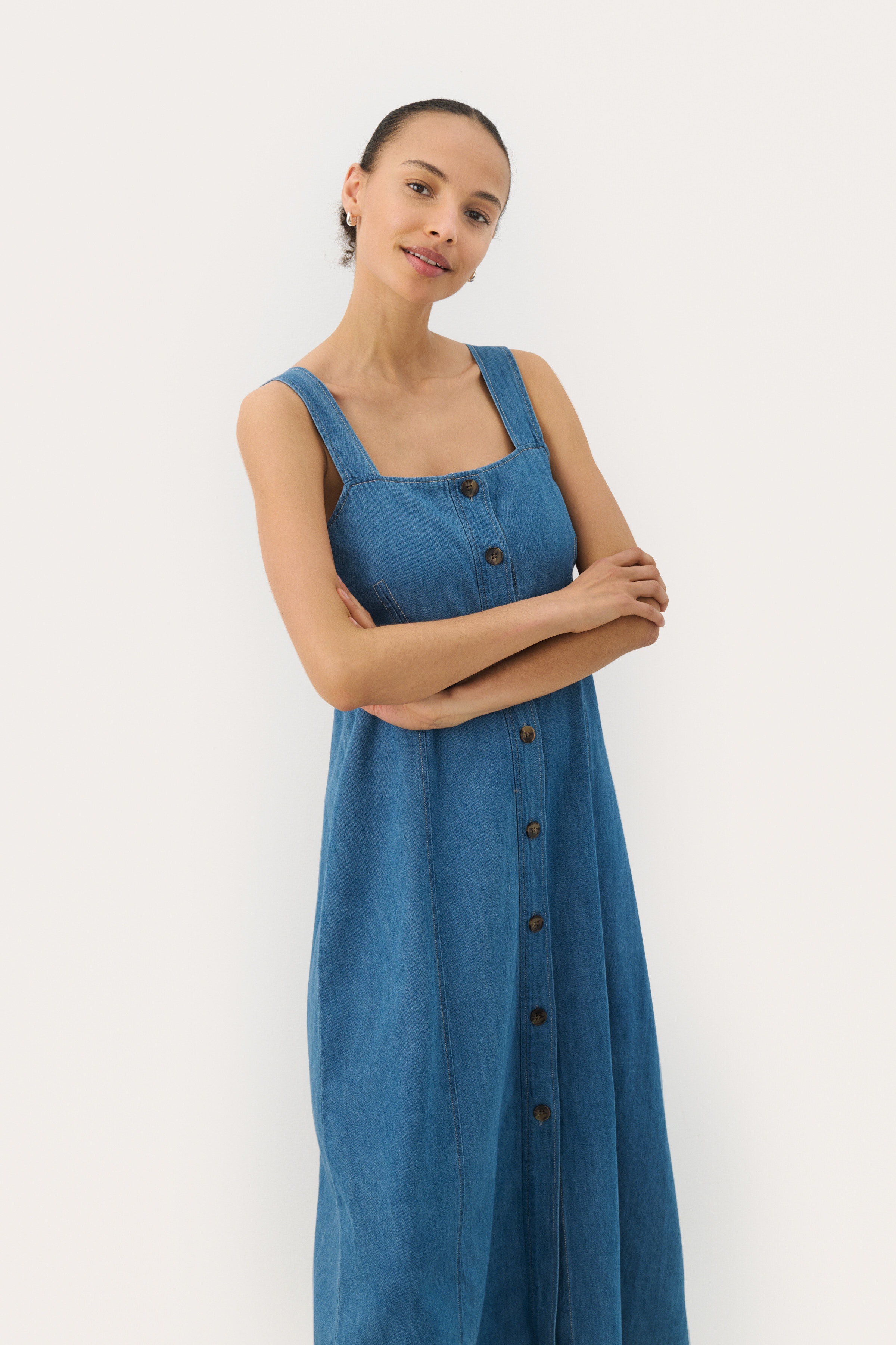 RaidaPW Kjole LOOKBOOK FRONT 30309639-300155