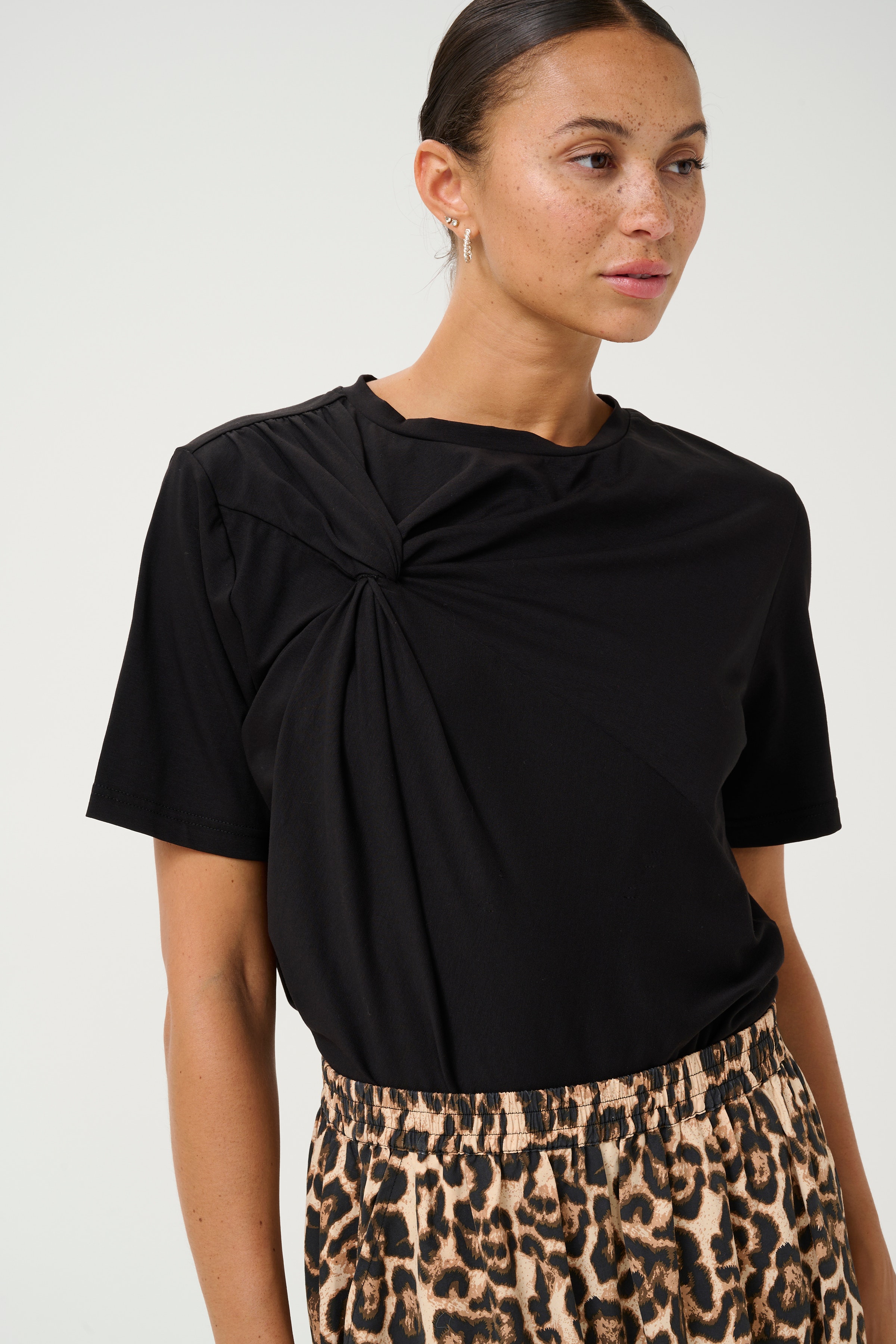 KAeloise T-shirt LOOKBOOK DETAIL 10509656-100121