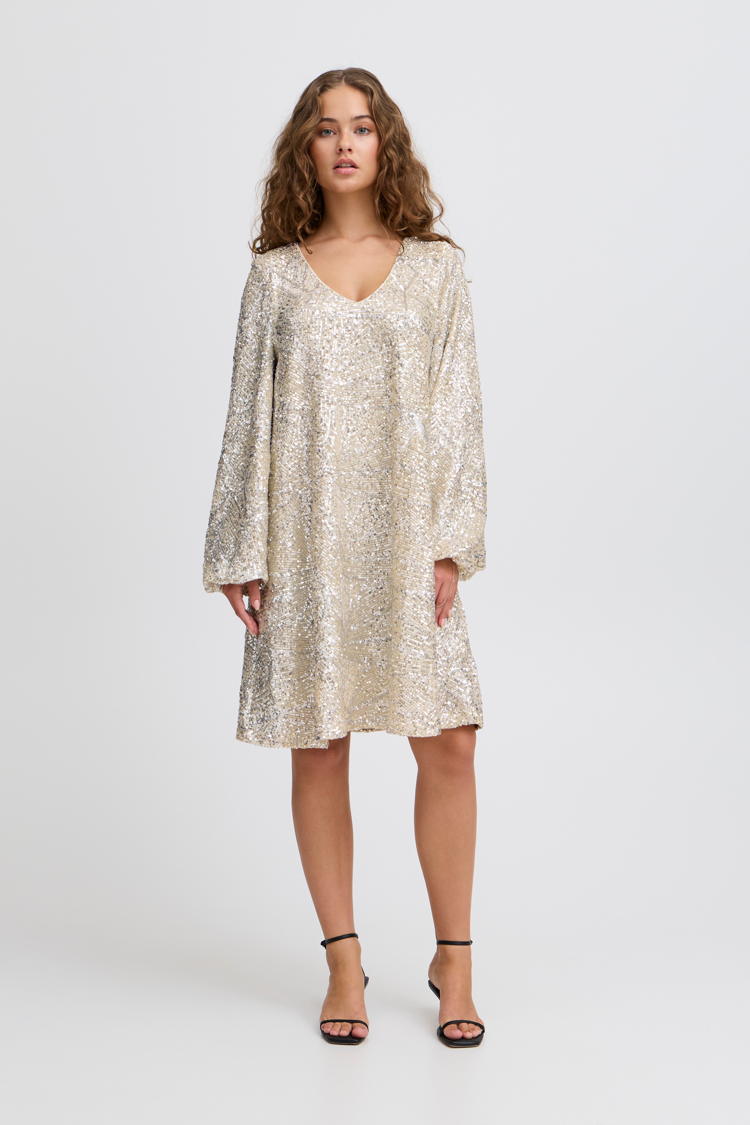 IHFAUCI Kjole LOOKBOOK FRONT 20120062-204751