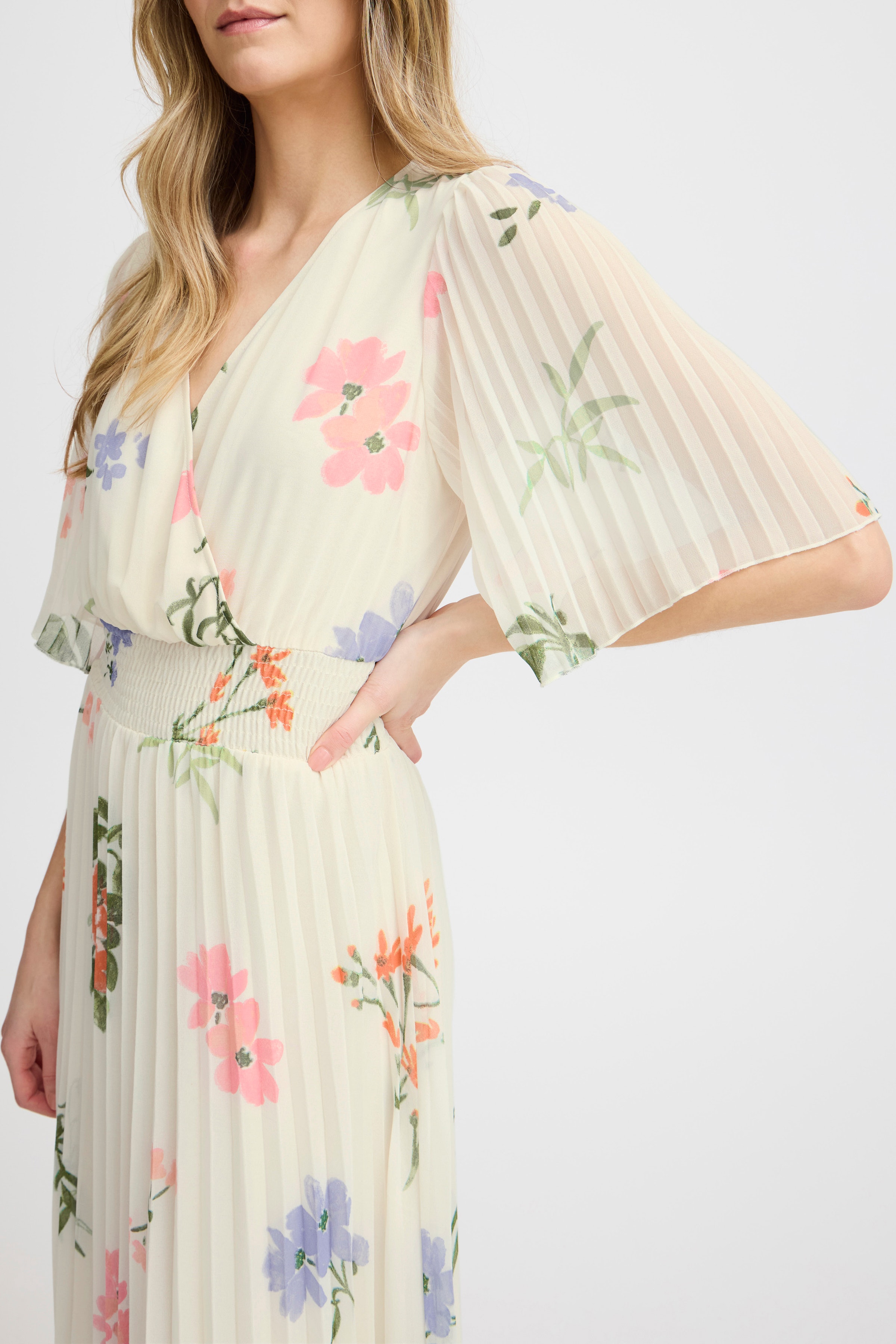 FRKARINA Kjole LOOKBOOK DETAIL 20613813-203070