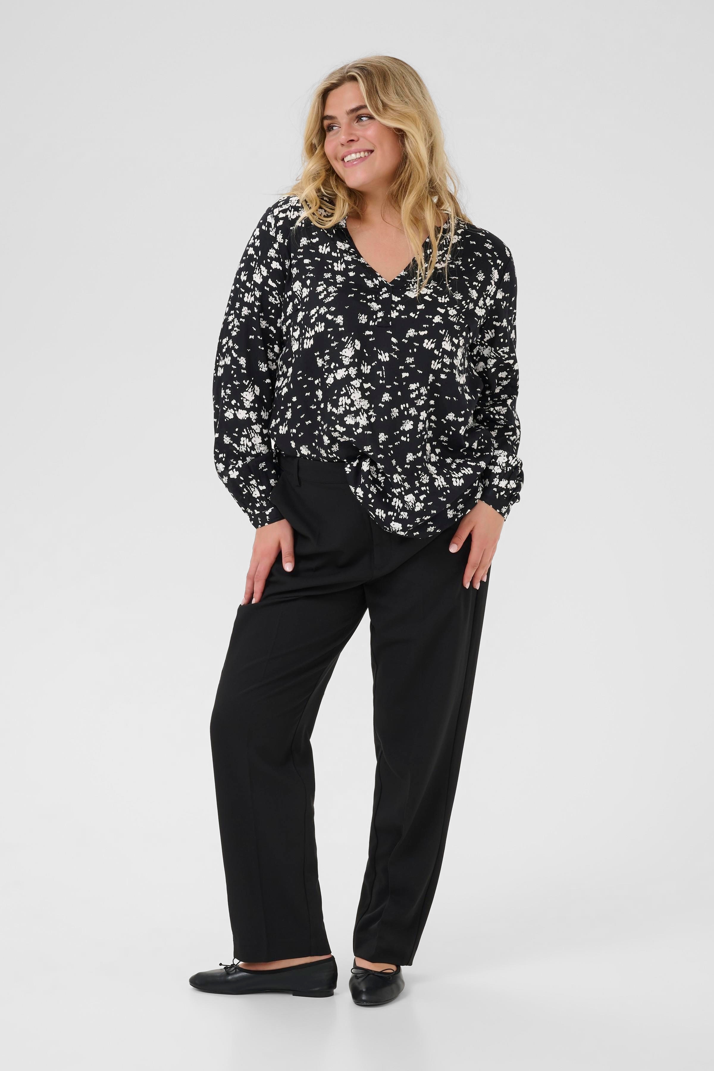 KCbella Blouse LOOKBOOK FRONT 10582486-107908