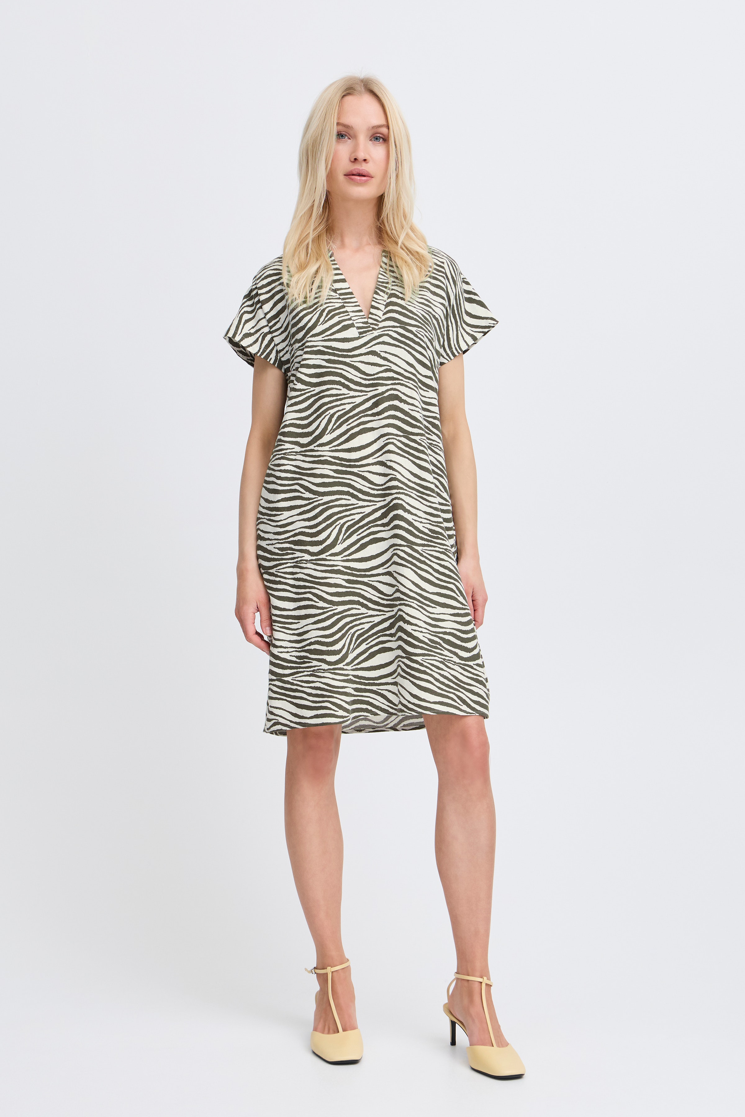 BYFALAKKA Kjole LOOKBOOK FRONT 20811336-204542