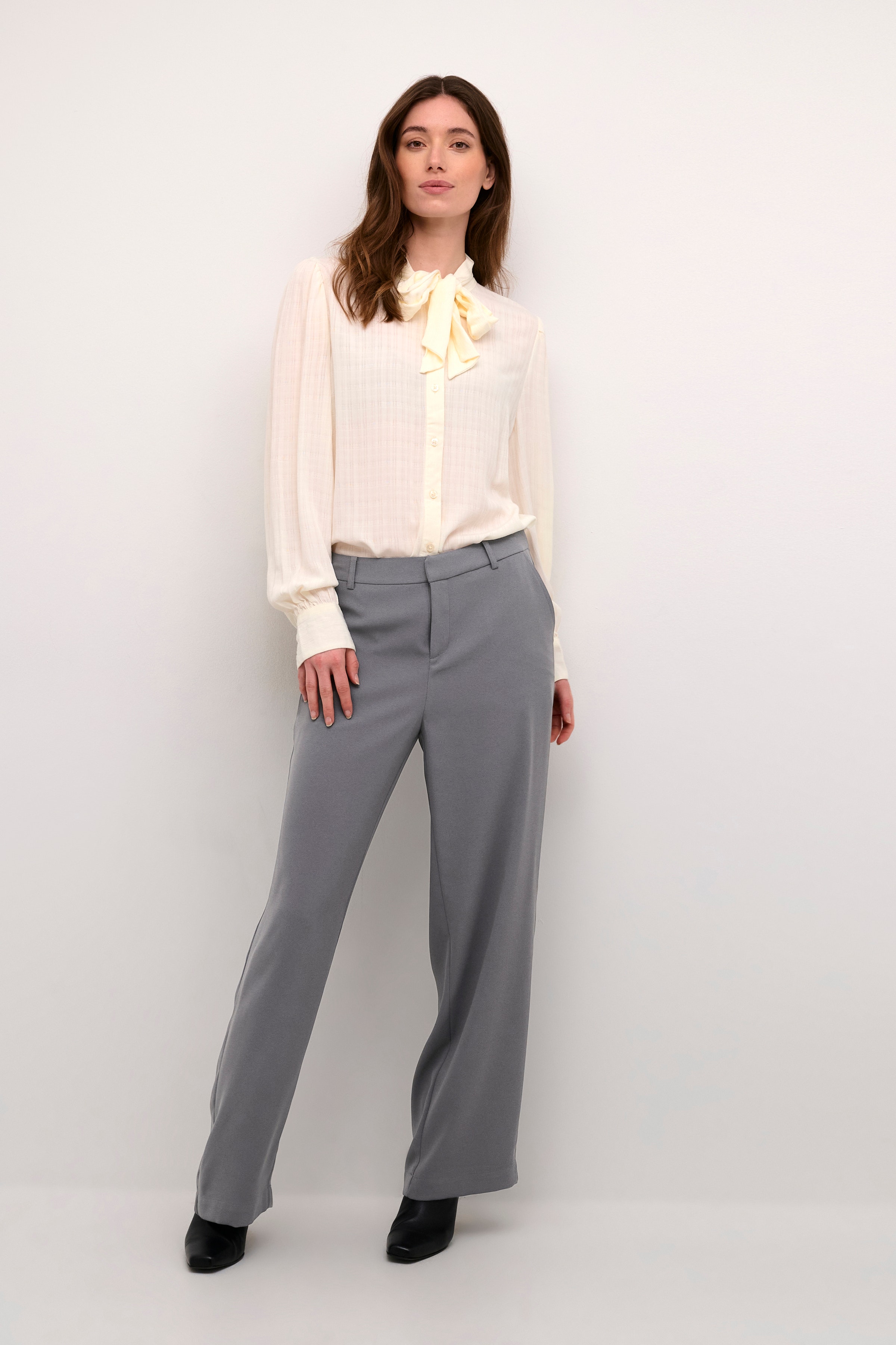 61 Trousers LOOKBOOK FRONT 10611708-180201