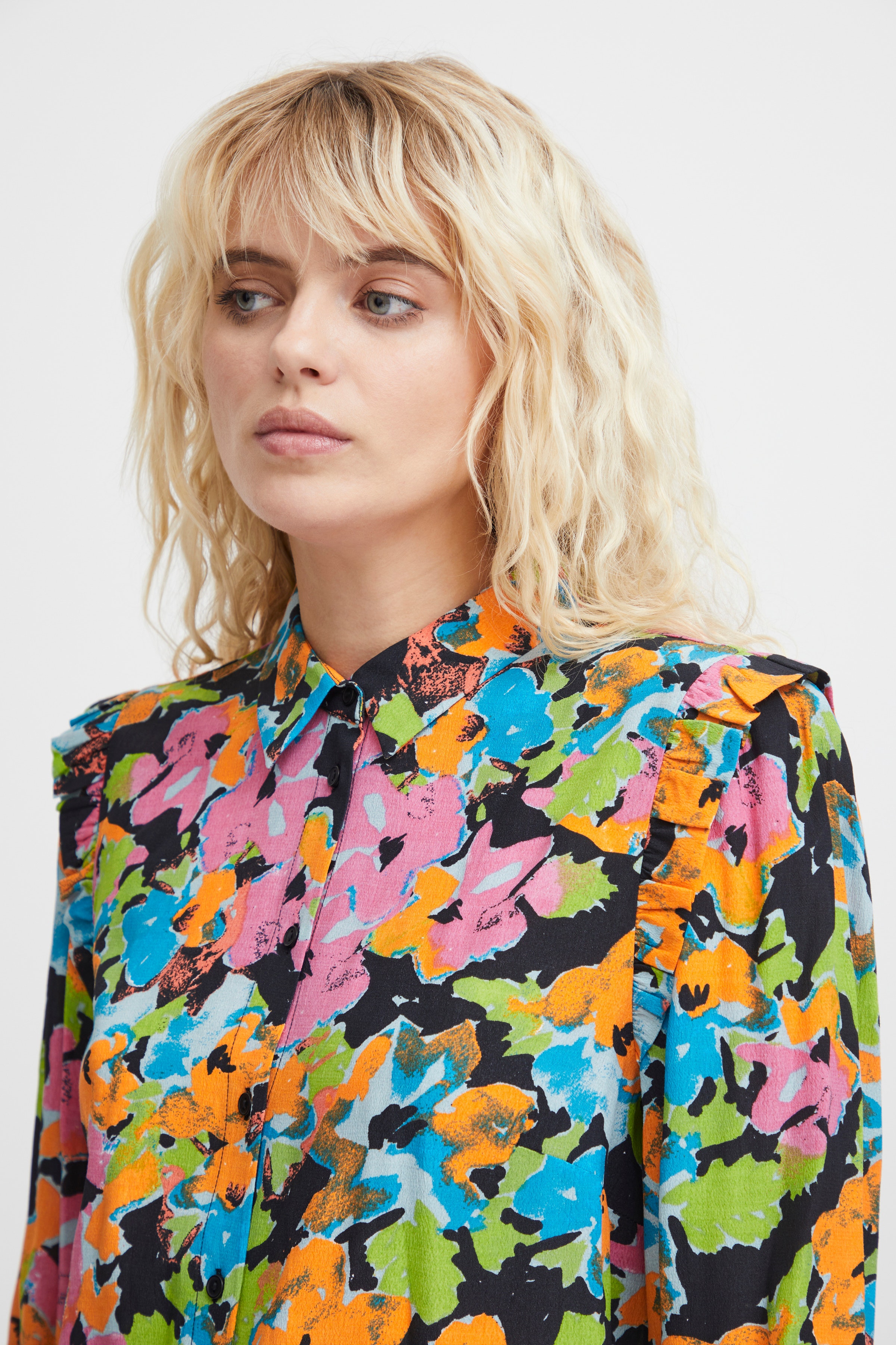 IHGANAVA Skjorte LOOKBOOK DETAIL 20120379-202740