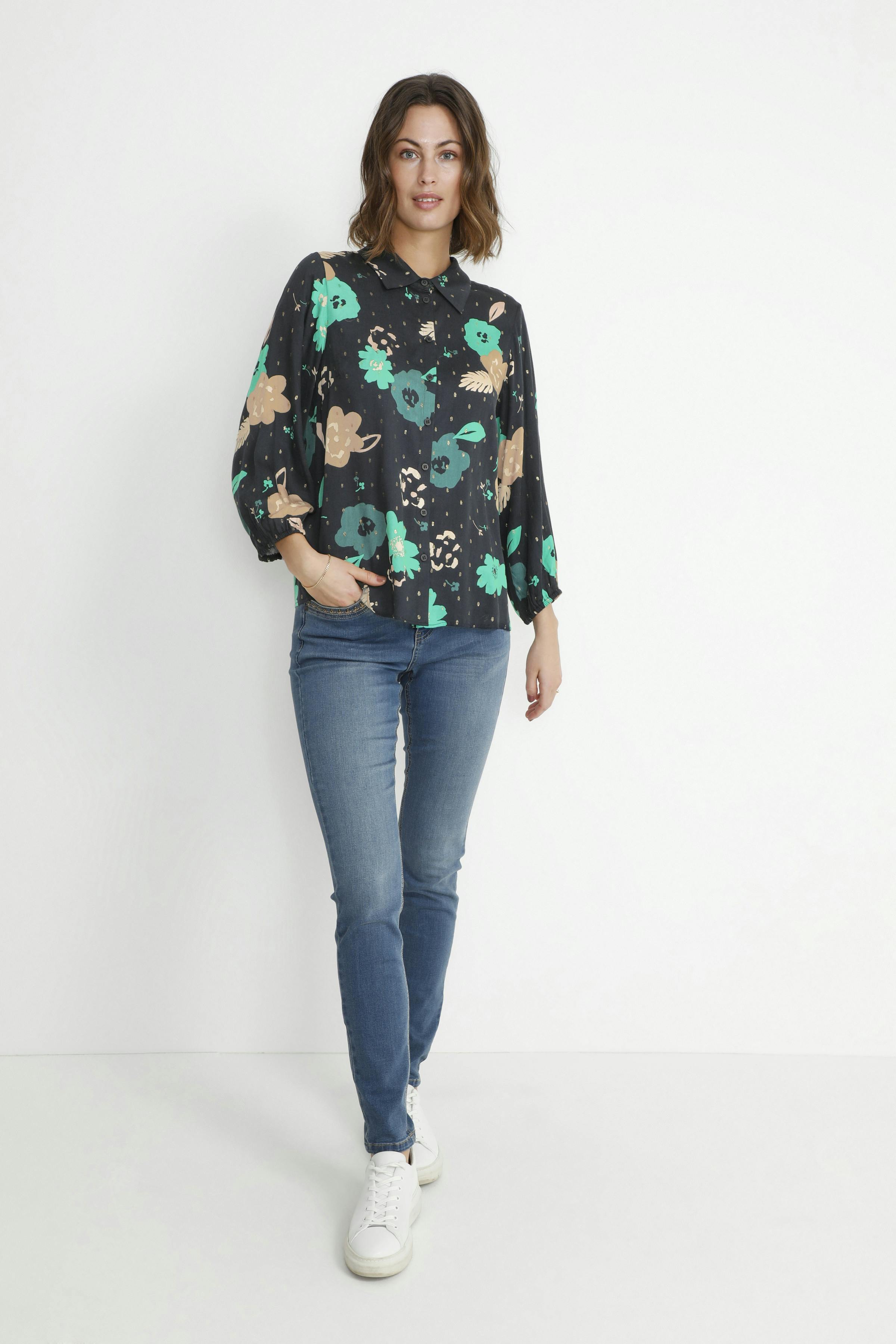 CUvita Blouse LOOKBOOK FRONT 50108902-175735