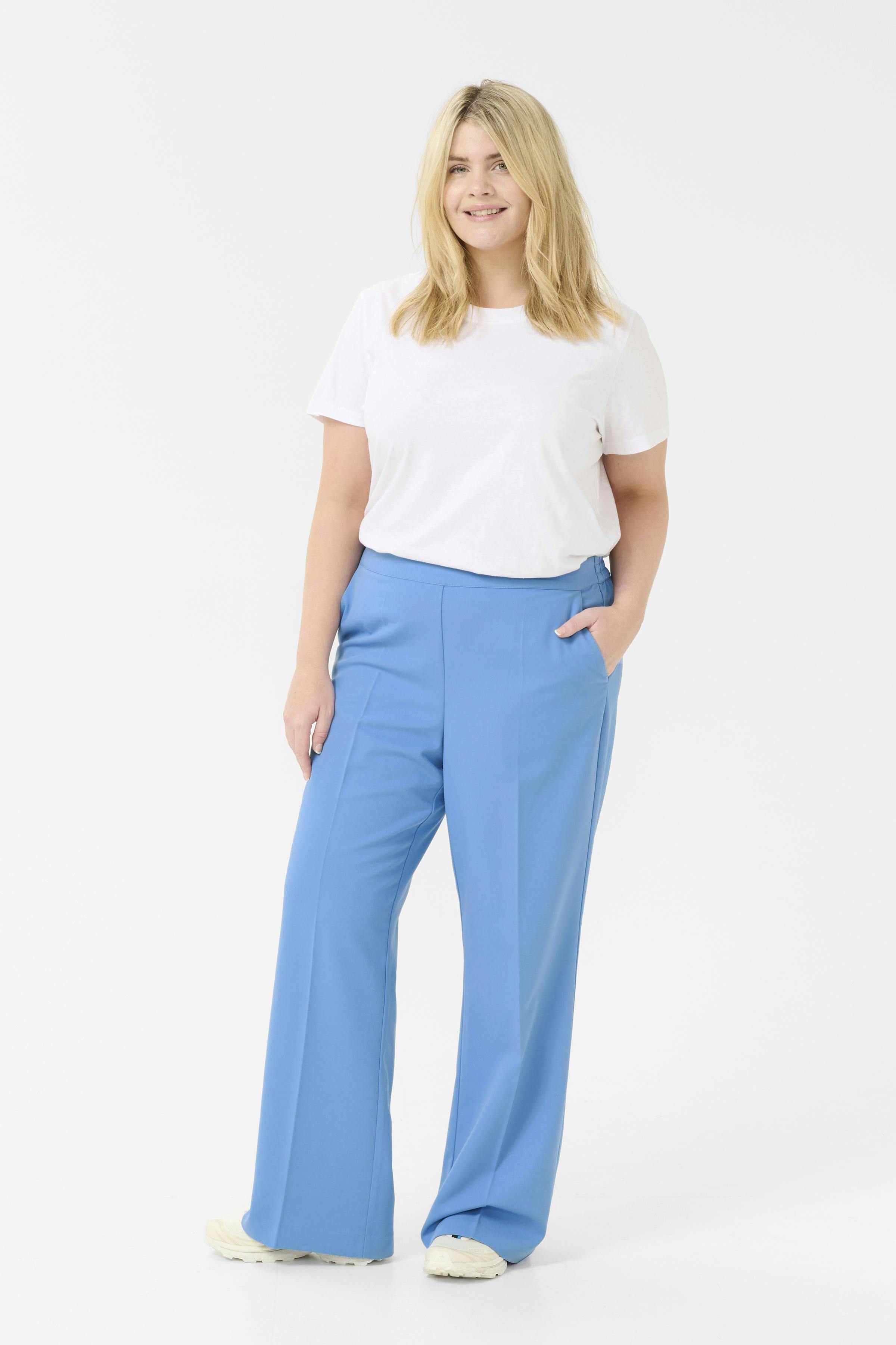 KCsakira Flared Trousers LOOKBOOK FRONT 10582588-183936