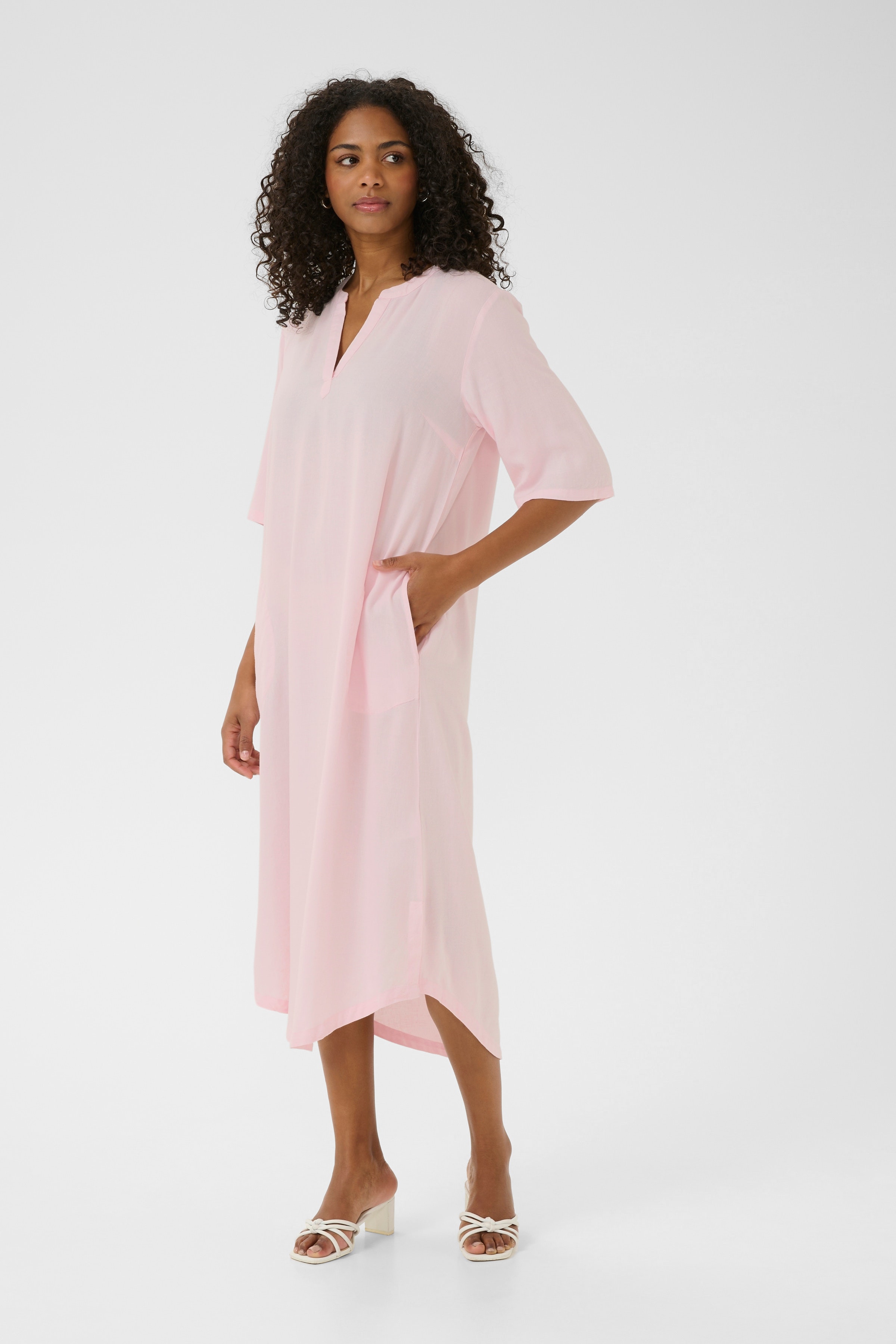 KAmilia Lin kjole LOOKBOOK FRONT 10508312-133405