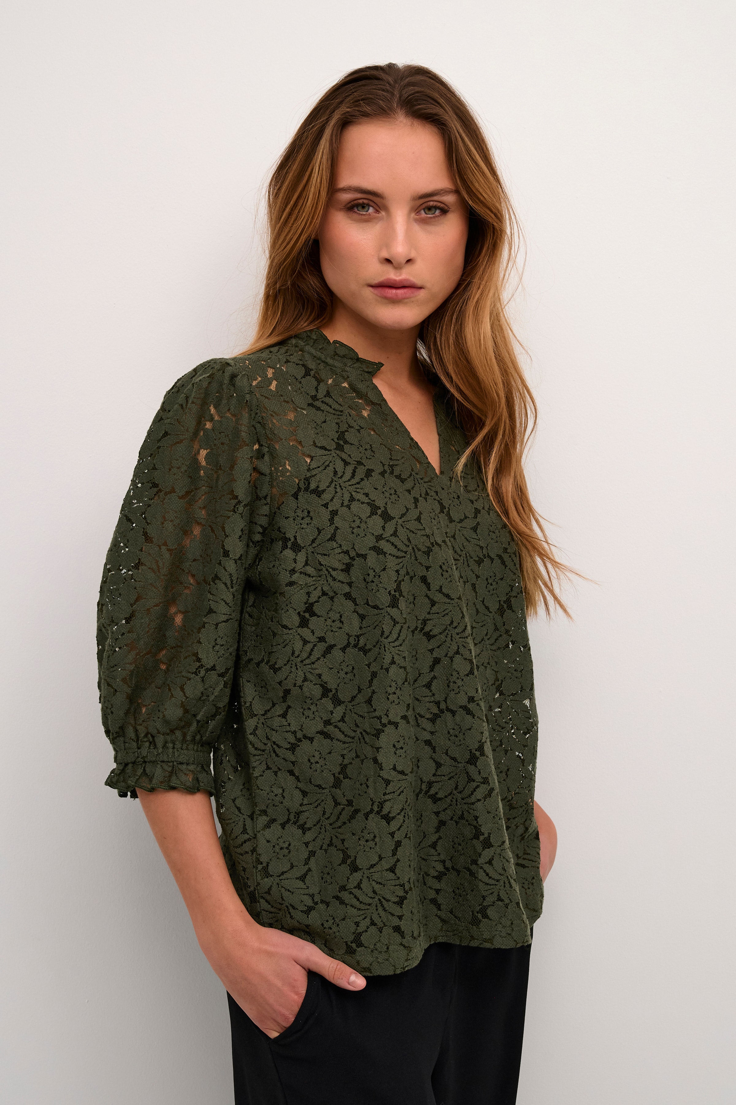 CRKaspis Blouse LOOKBOOK FRONT 10612448-190413