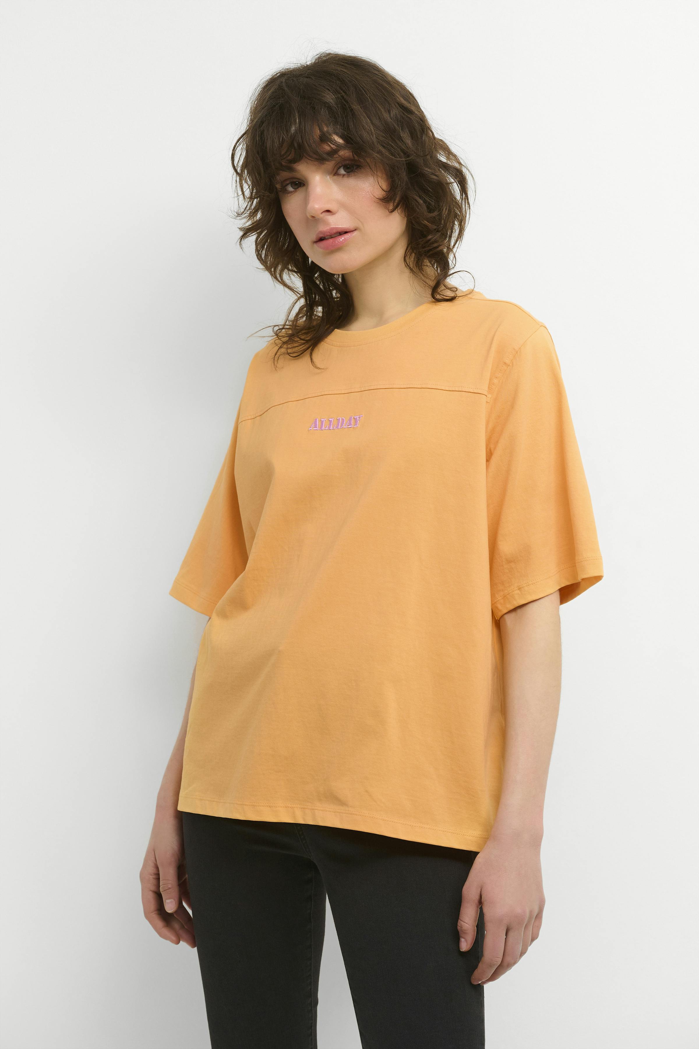 AmandaKB T-shirt LOOKBOOK FRONT 10103764-141128