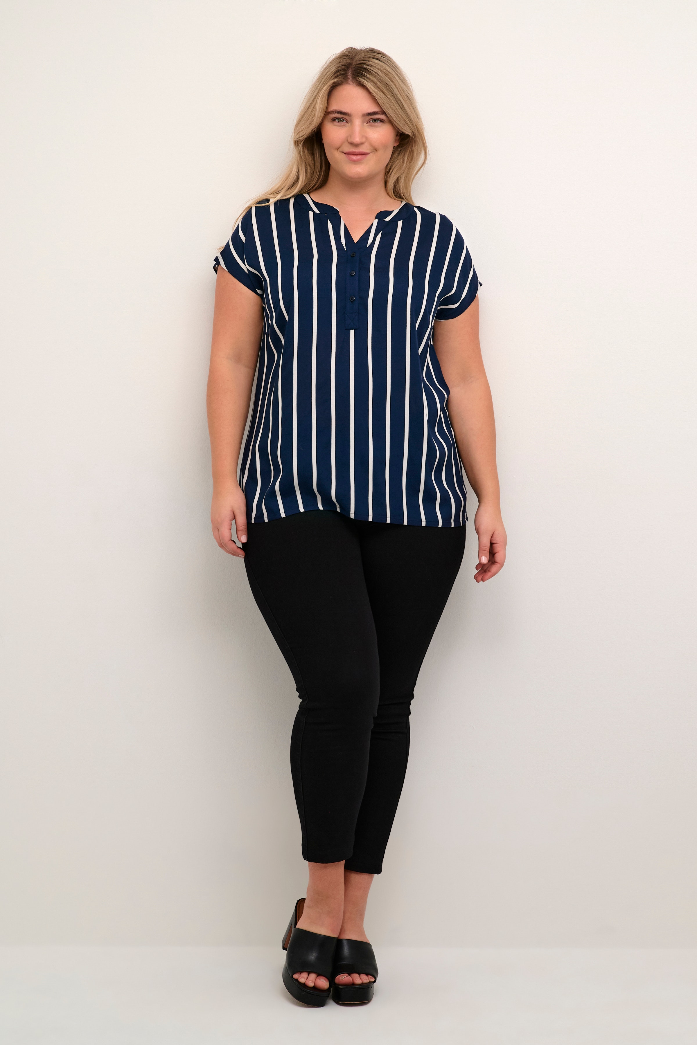 KCsida Blus LOOKBOOK FRONT 10581573-105120