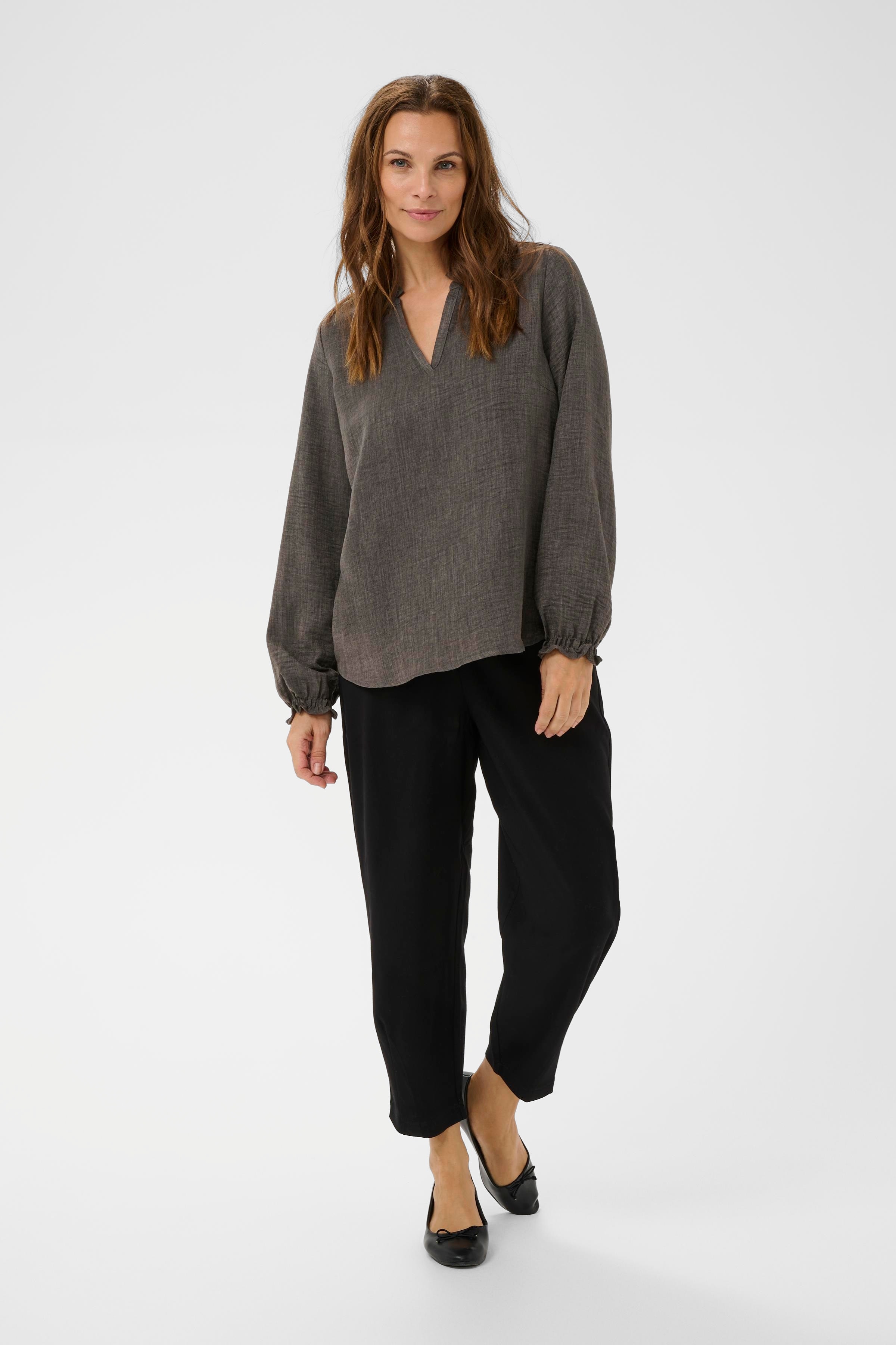 BPoda Blouse LOOKBOOK FRONT 40200075-100125