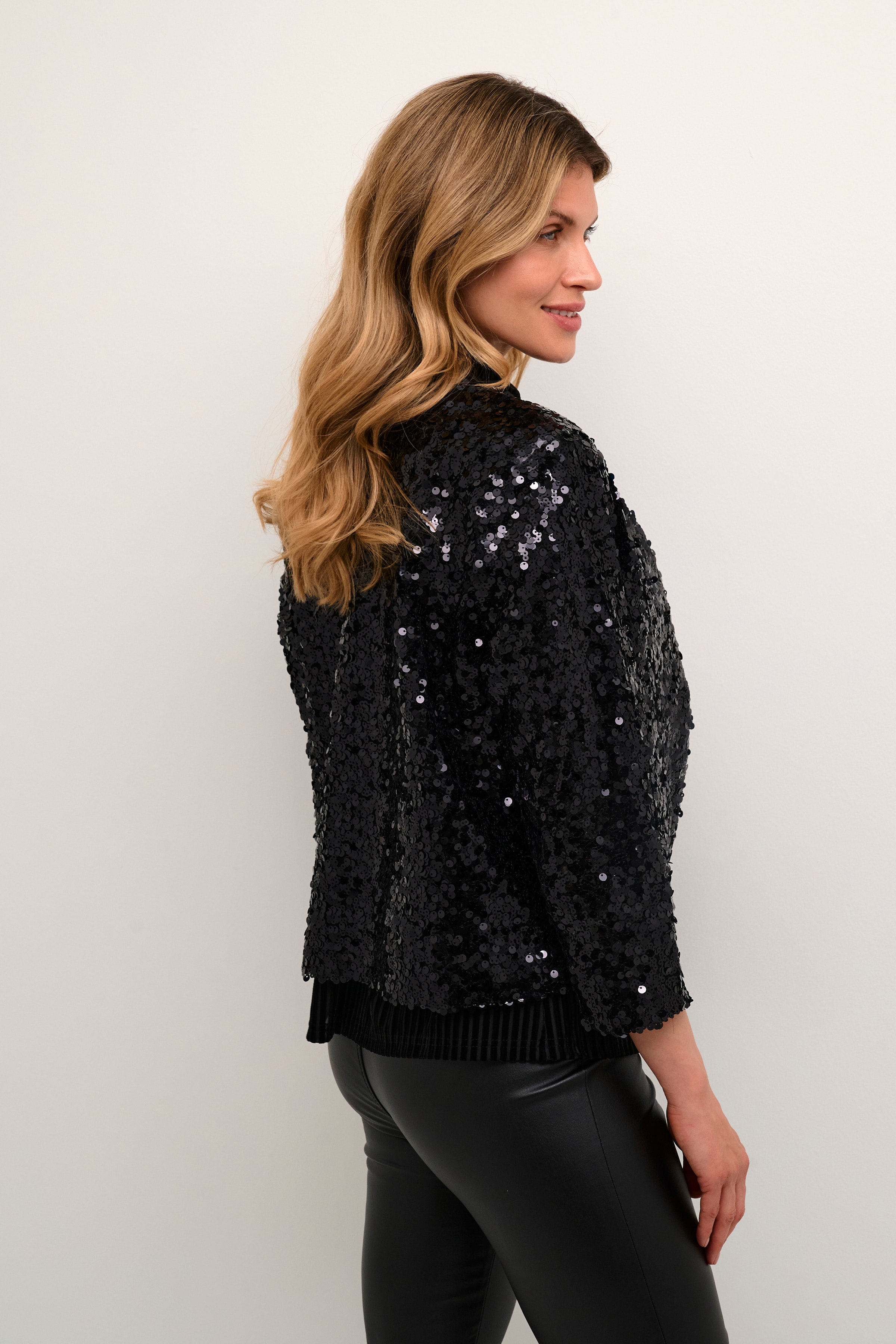 KAluisa Bolero LOOKBOOK FRONT 10552162-100643