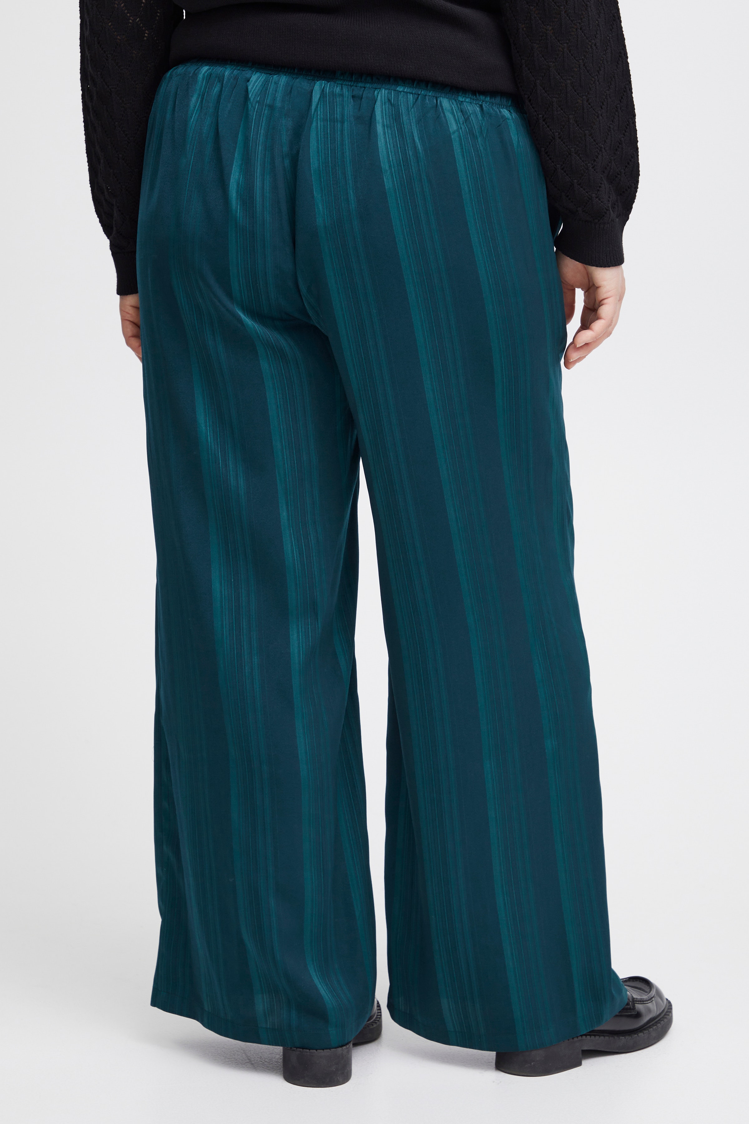 FPYNDA Trousers LOOKBOOK BACK 20613094-195320