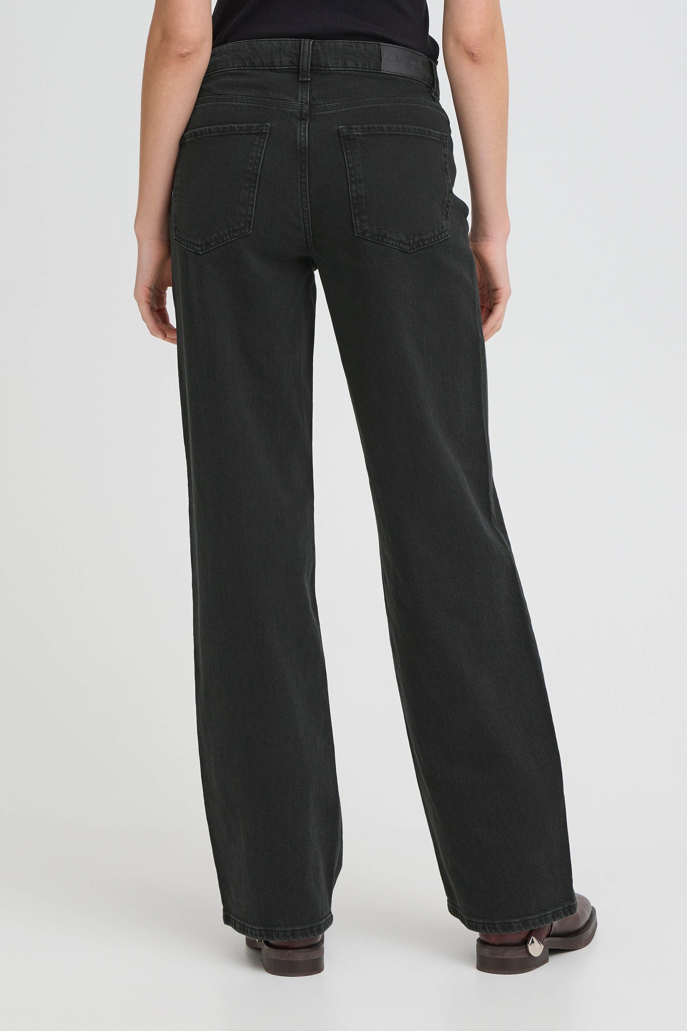 PZVEGA Jeans LOOKBOOK BACK 50207173-200004