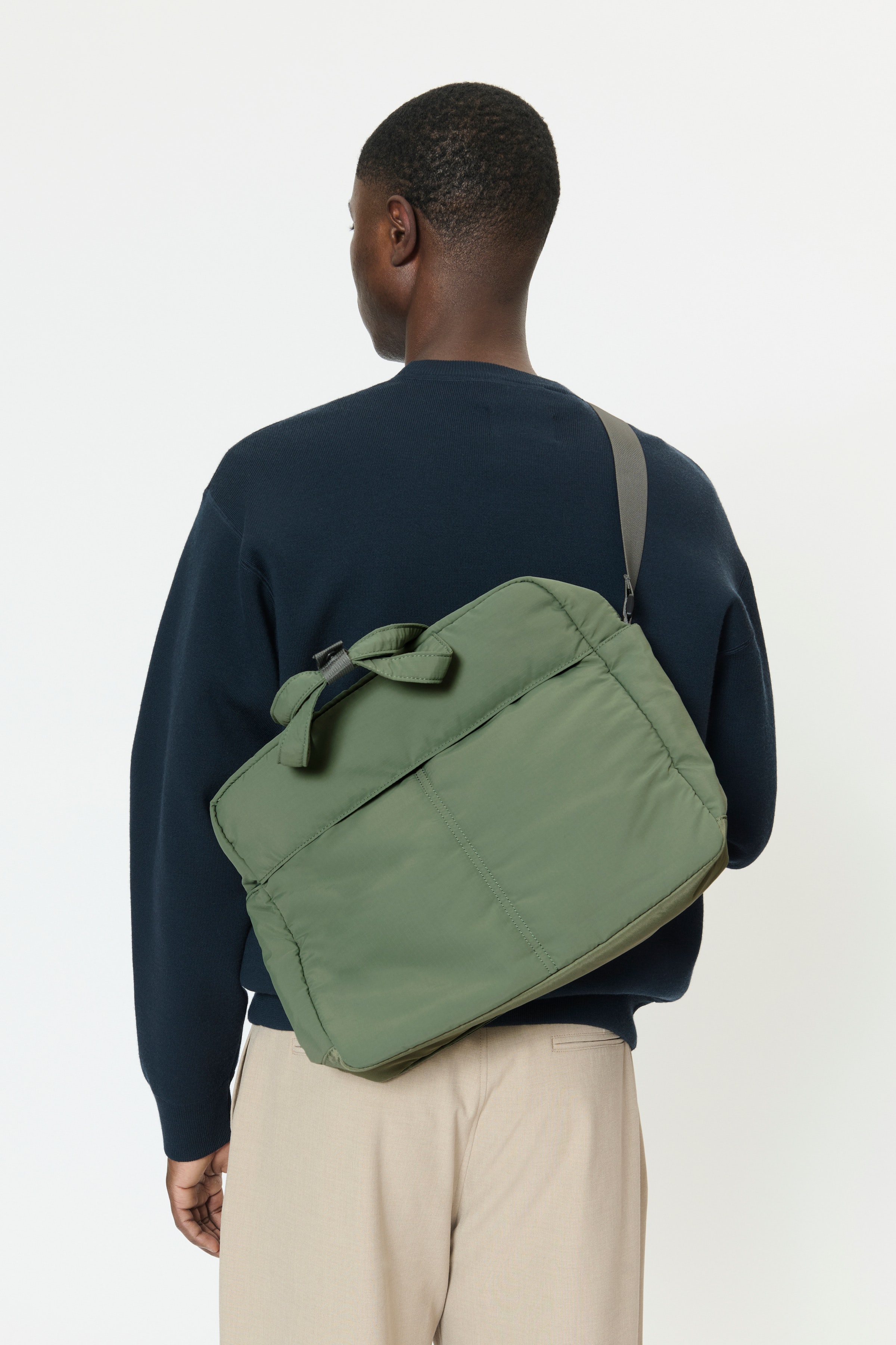 MAcomputo Pose LOOKBOOK BACK 30208970-176212