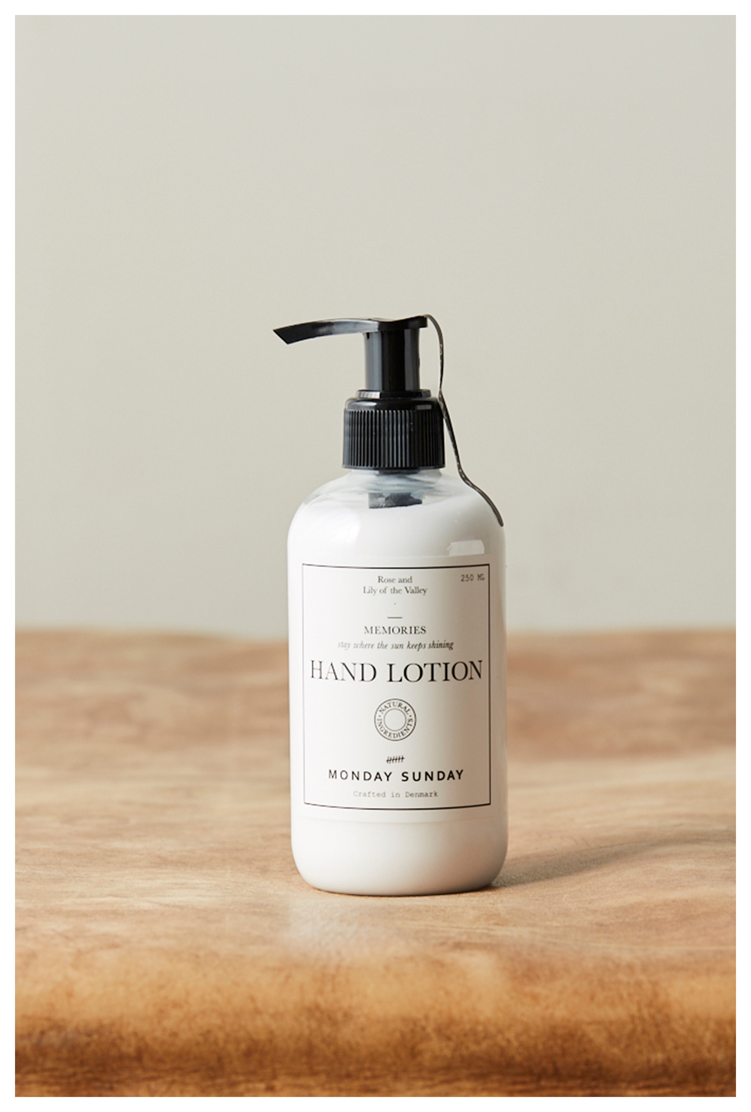 Memories Hand Lotion PACK FRONT 40550172-400058
