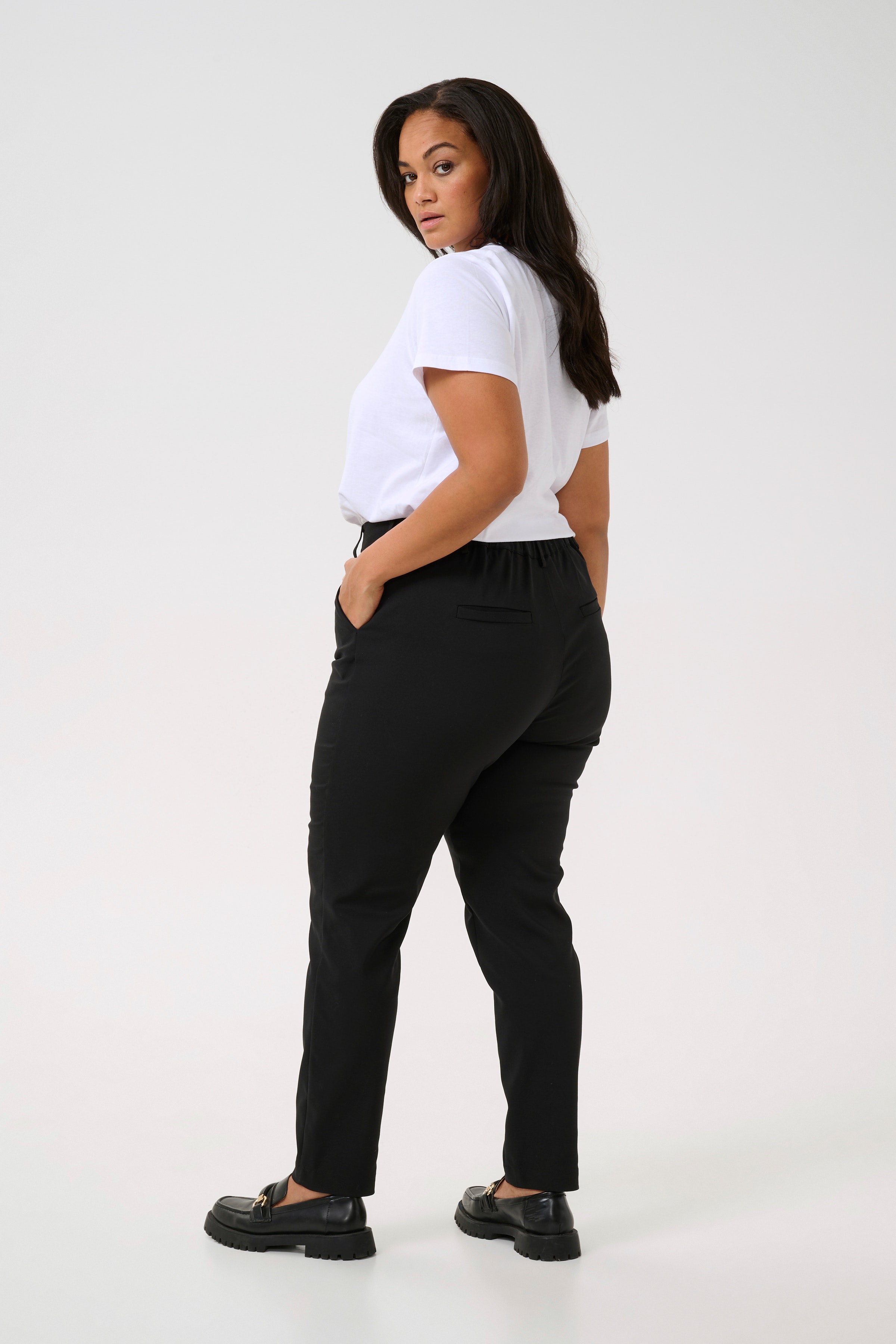 KClora Hose LOOKBOOK BACK 10582651-100121