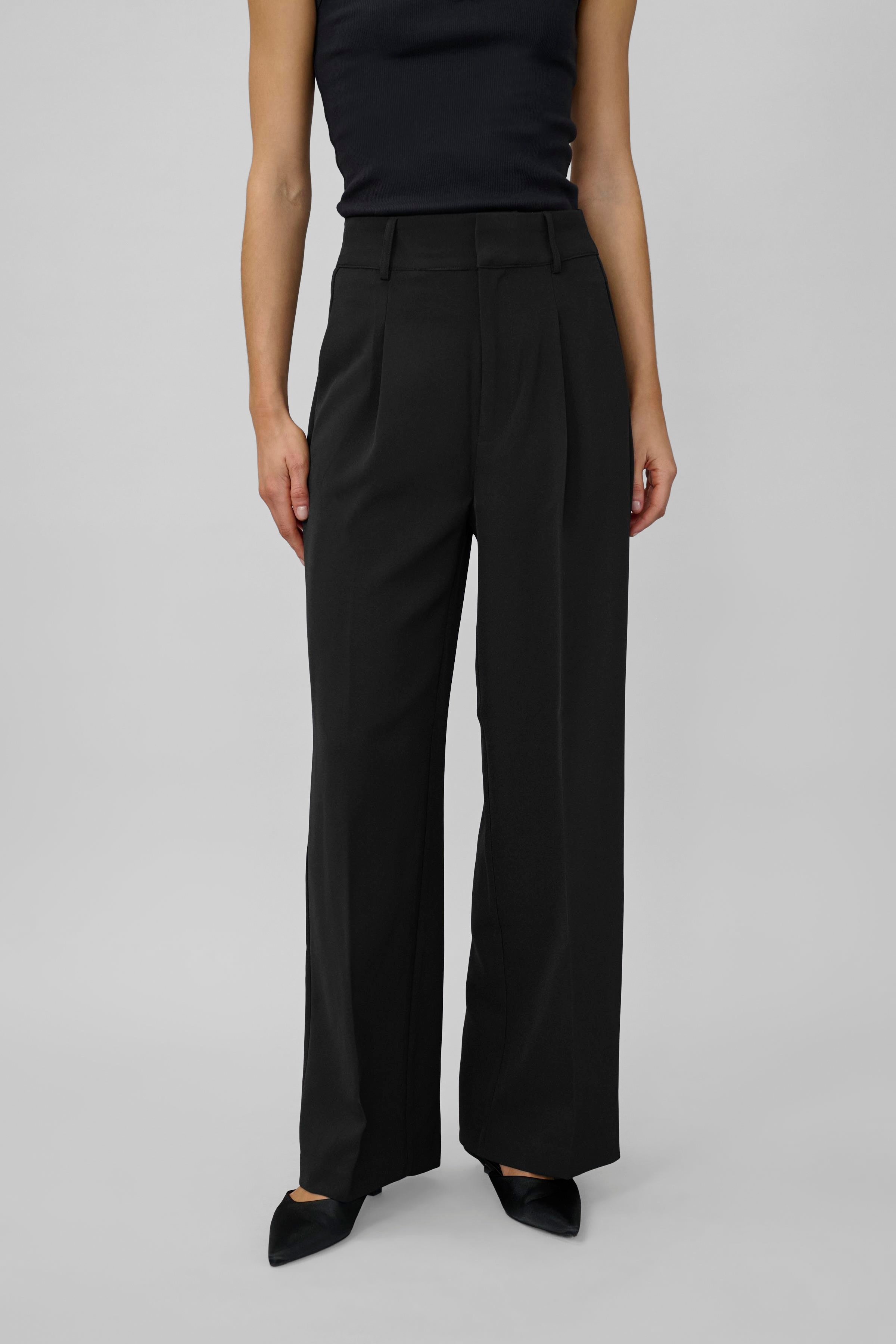 28 Byxor LOOKBOOK FRONT 10703971-100031