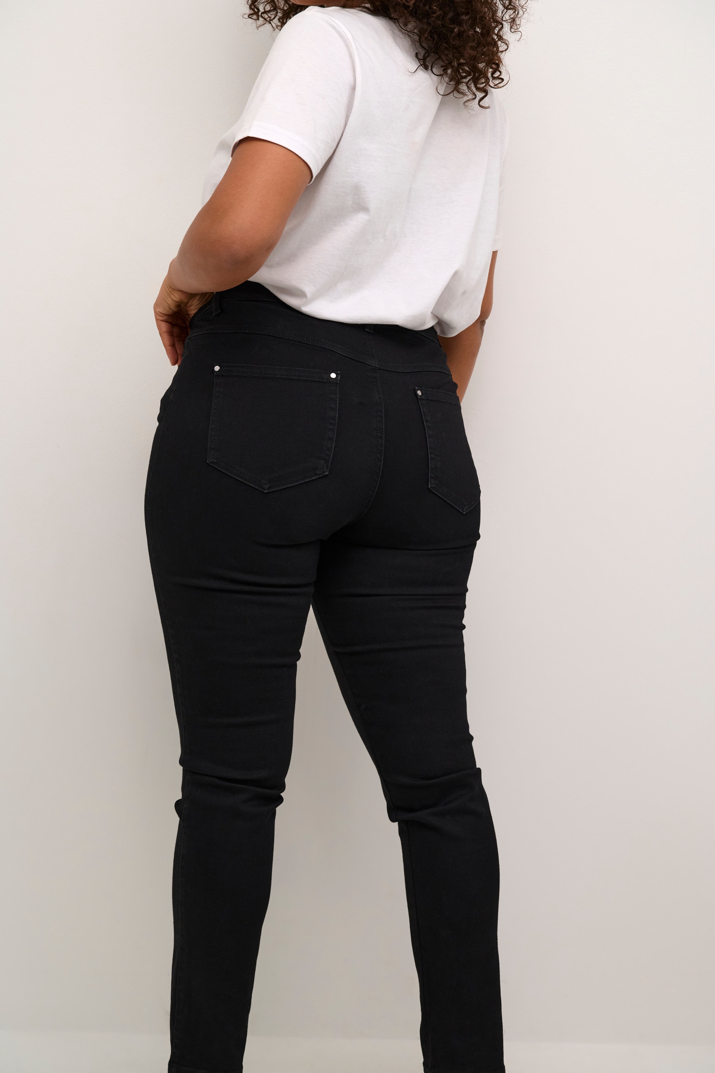 KCvile Jeans LOOKBOOK DETAIL 10580145-100121