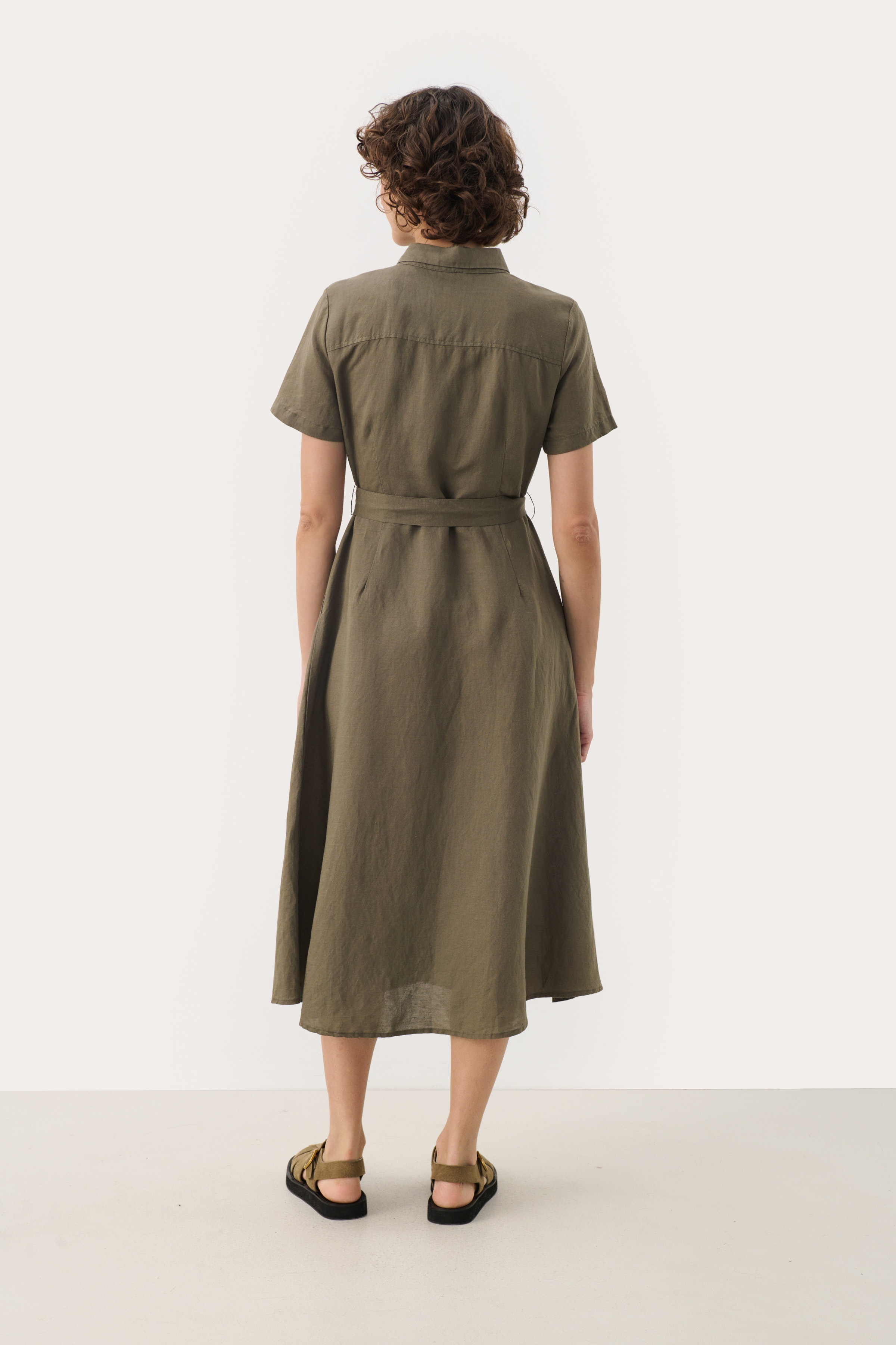 EflinPW Kjole LOOKBOOK BACK 30309577-190510