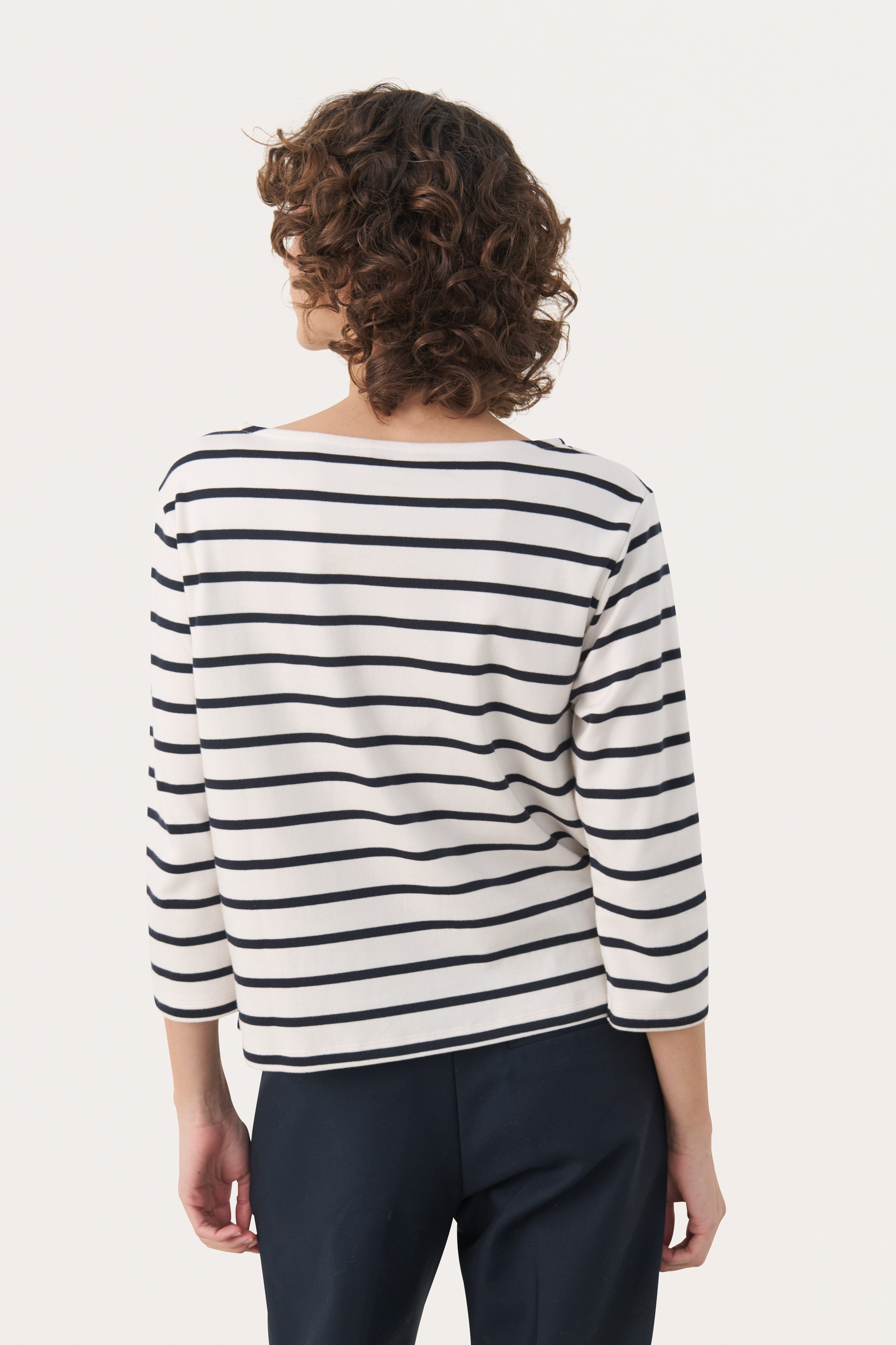 NelaPW T-shirt LOOKBOOK BACK 30309864-303998