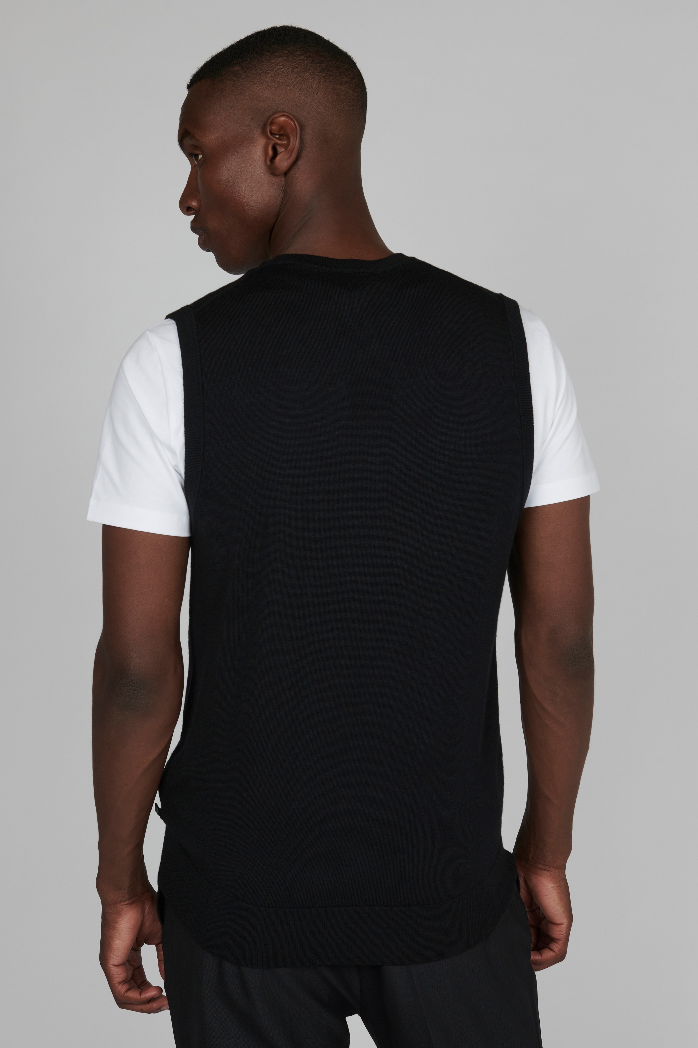 MAtheodore Vest LOOKBOOK BACK 30206512-300275