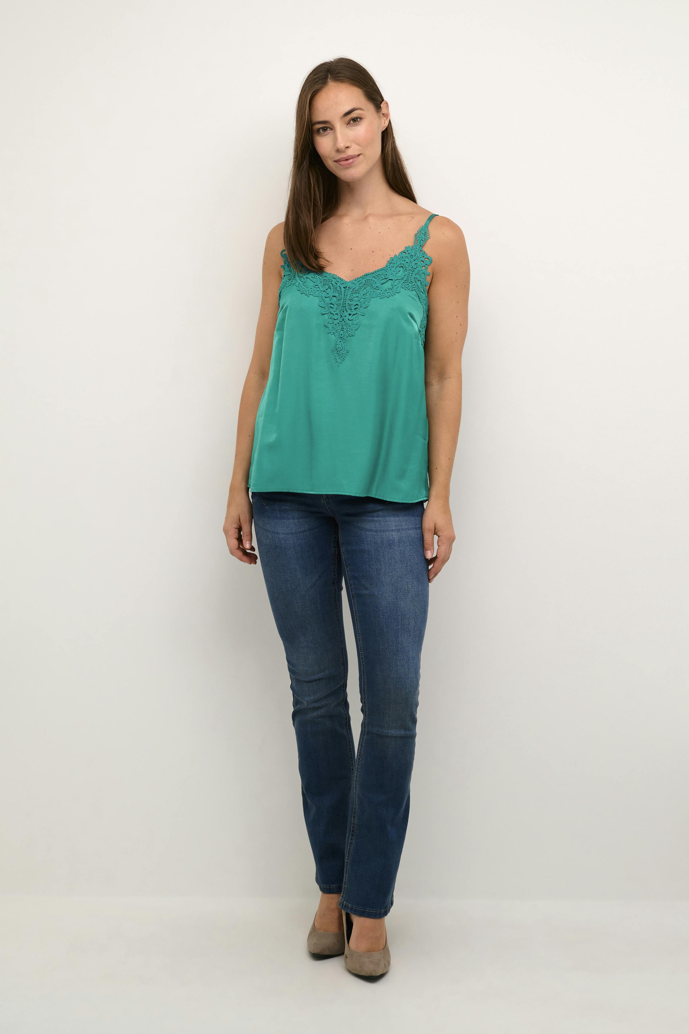 CRAnna Top LOOKBOOK FRONT 10611224-185016