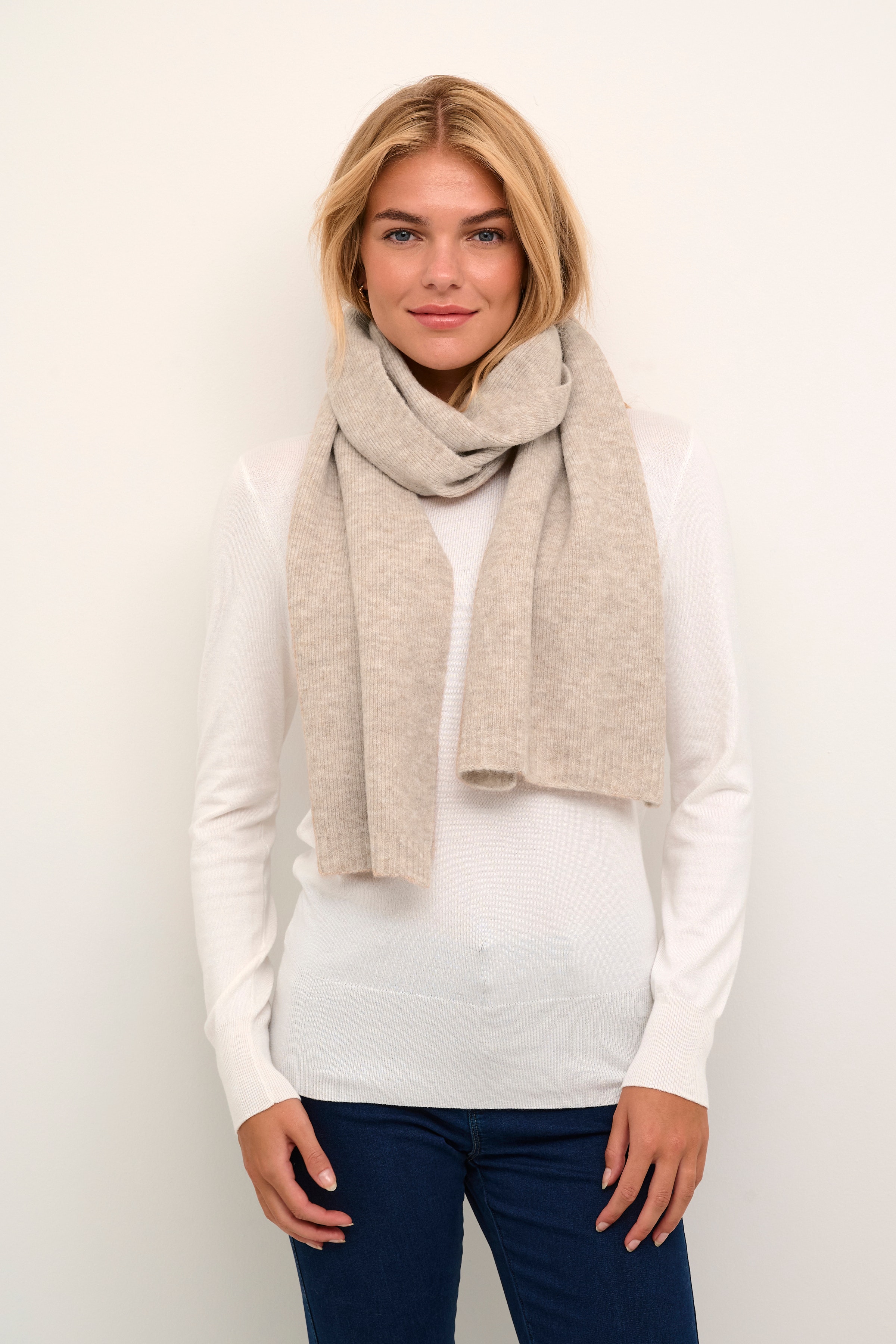 KAmarlene Skjerf LOOKBOOK FRONT 10508600-100123