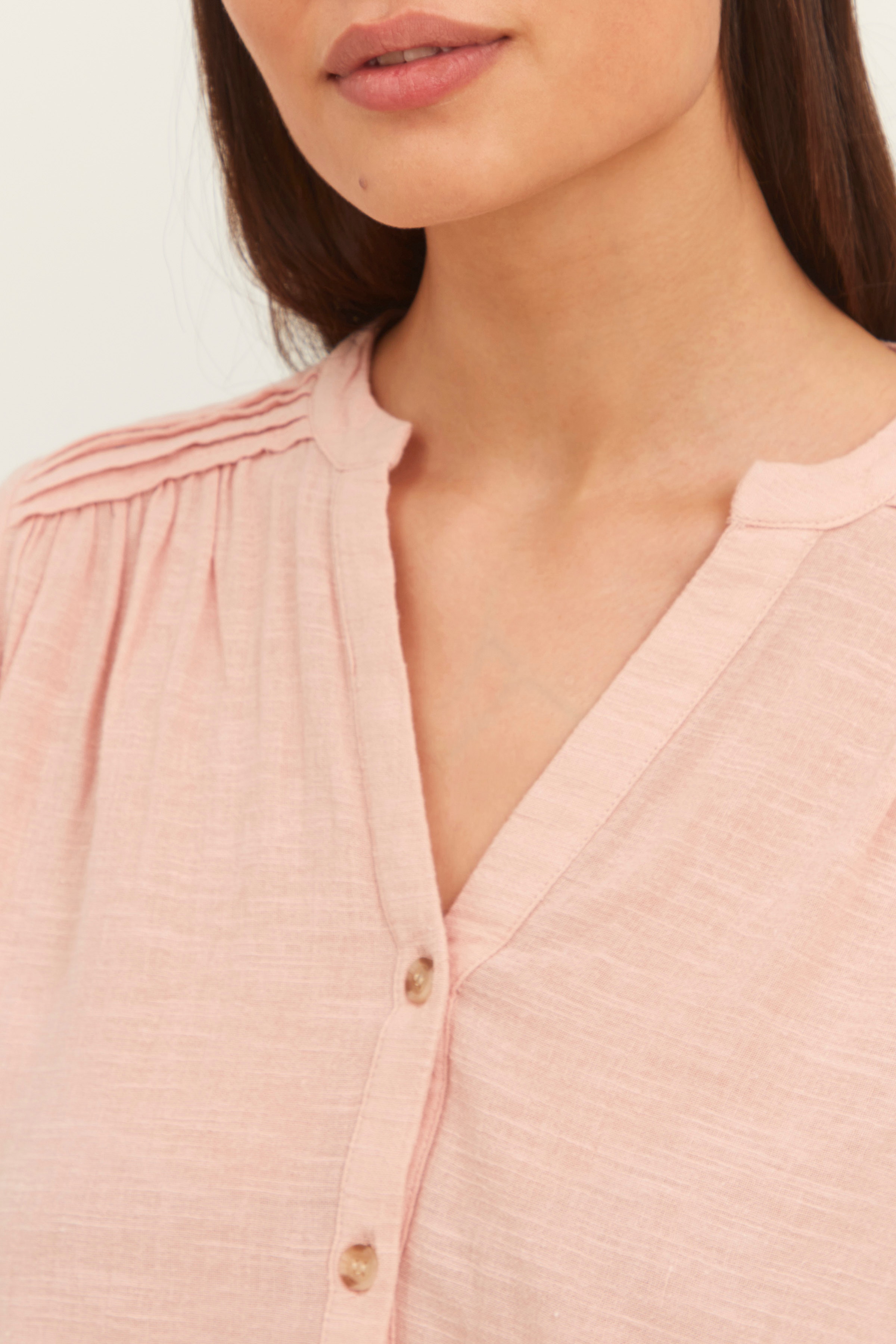 Blouse with short sleeve LOOKBOOK DETAIL 20609688-151512